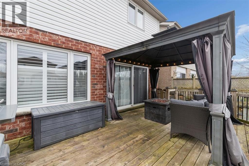 4 MARSH Crescent - 41