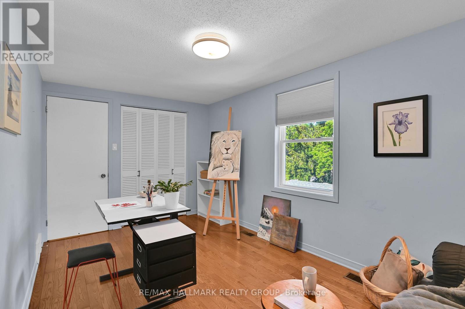401 RICHARDSON AVENUE - 23