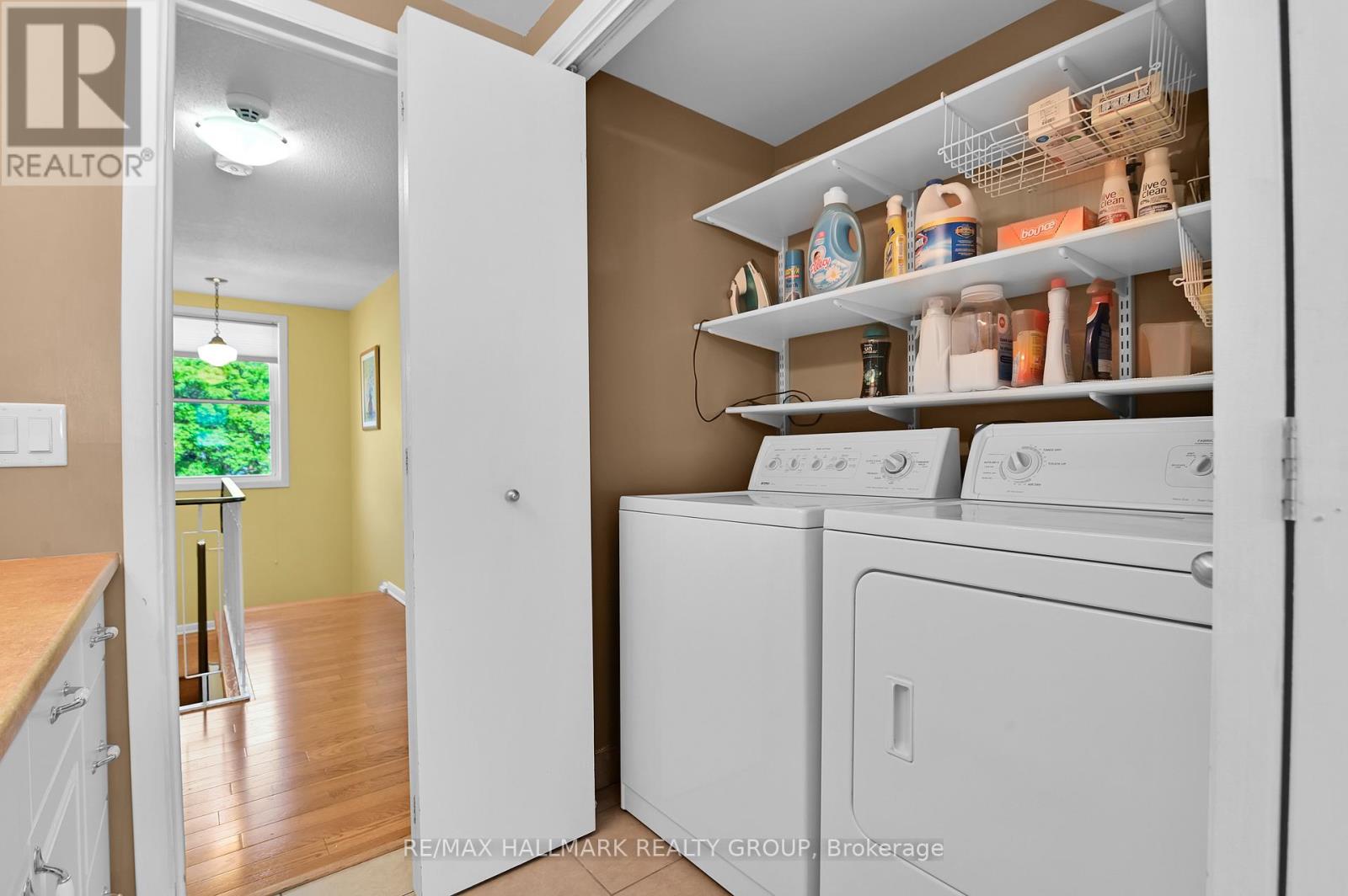 401 RICHARDSON AVENUE - 25