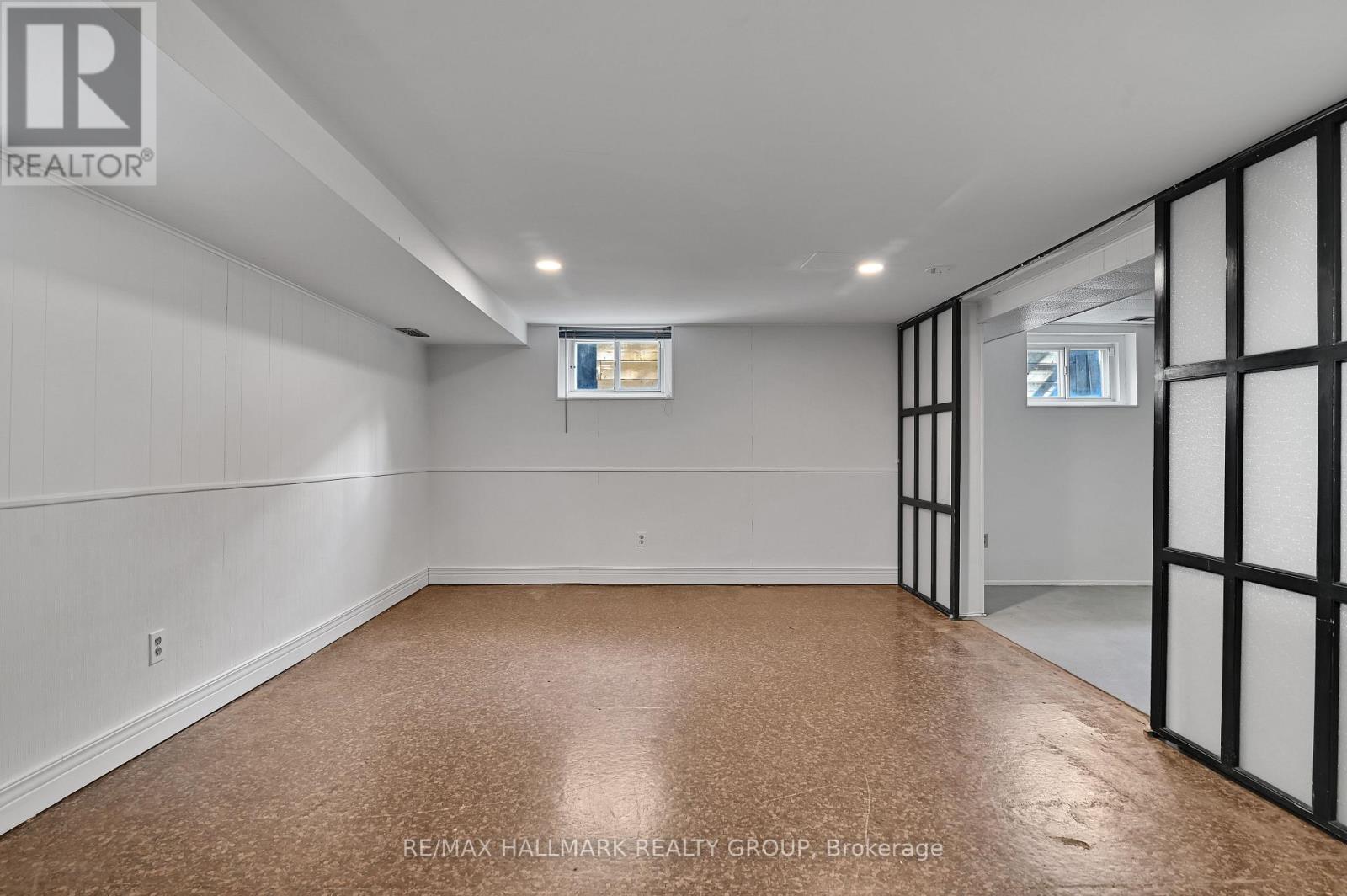401 RICHARDSON AVENUE - 27