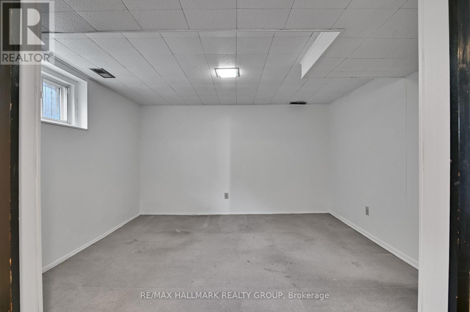 401 RICHARDSON AVENUE - 28