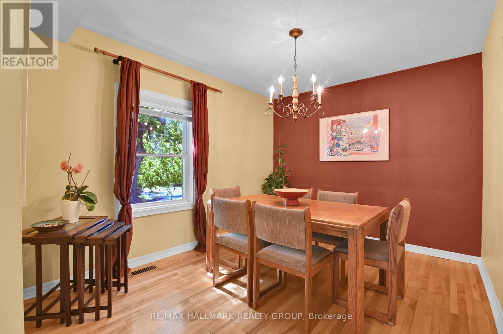 401 RICHARDSON AVENUE - 7