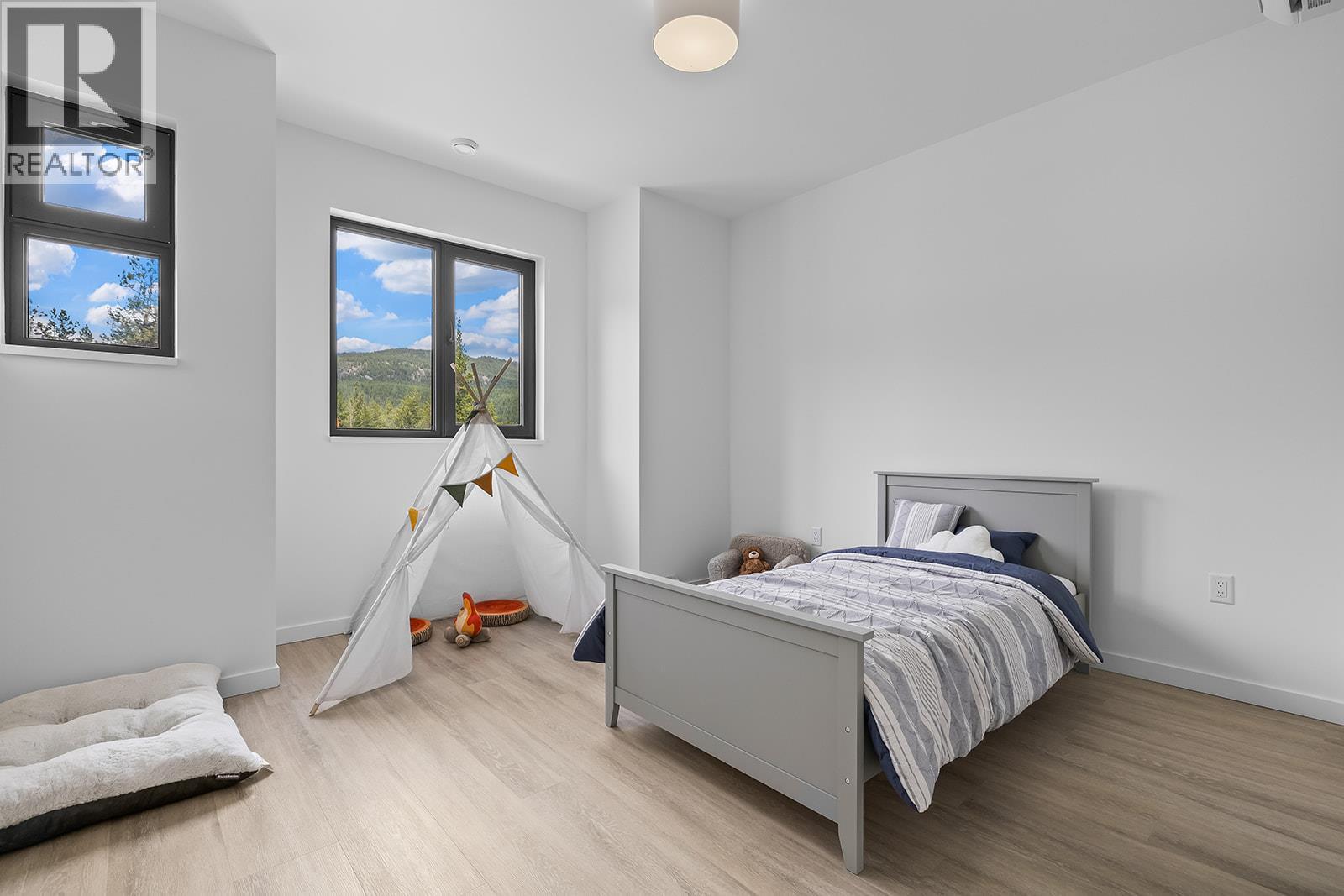 #5 3210 Salmon Road - 28
