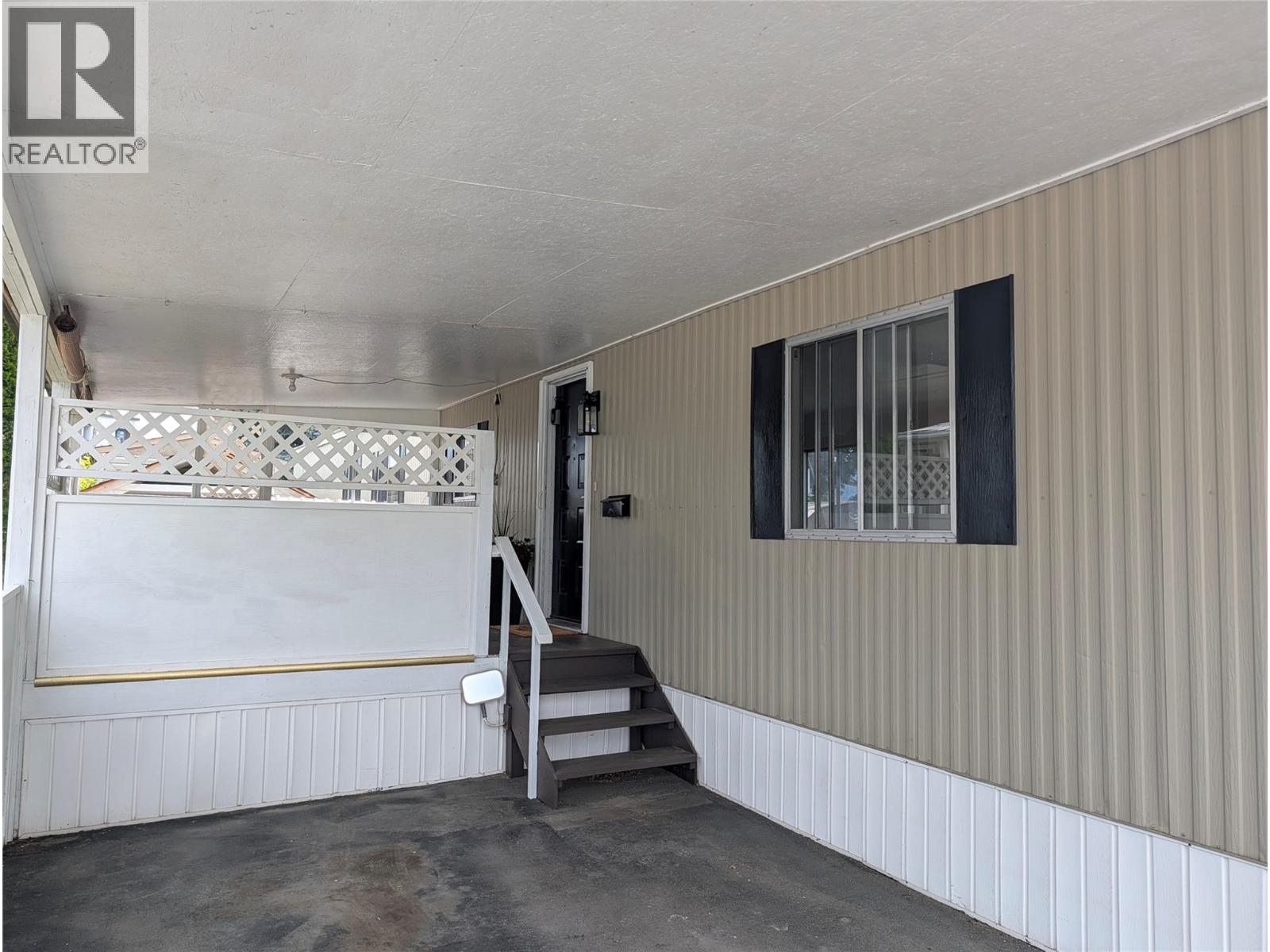 #122 3535 Casorso Road - 5