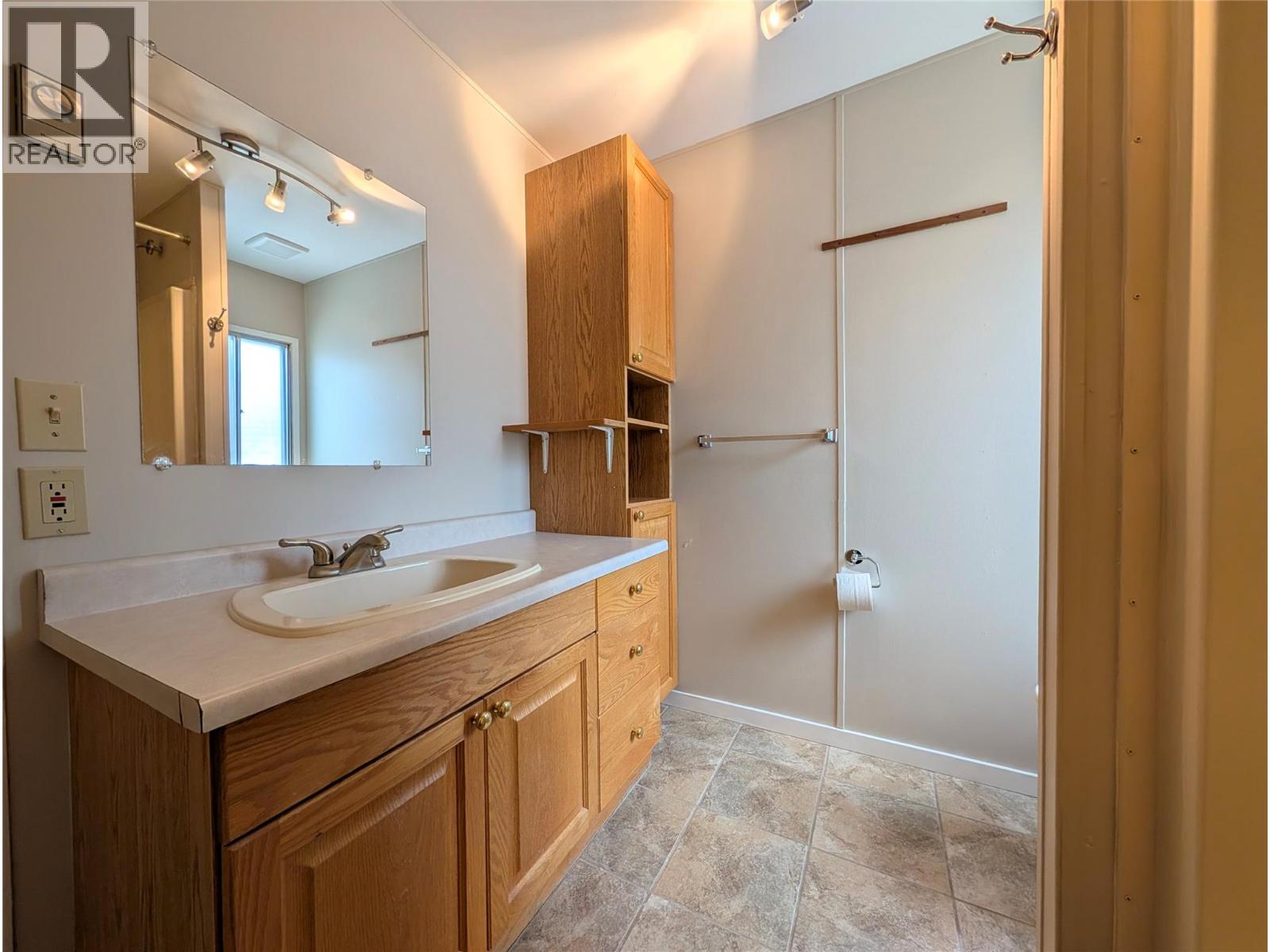 #122 3535 Casorso Road - 19