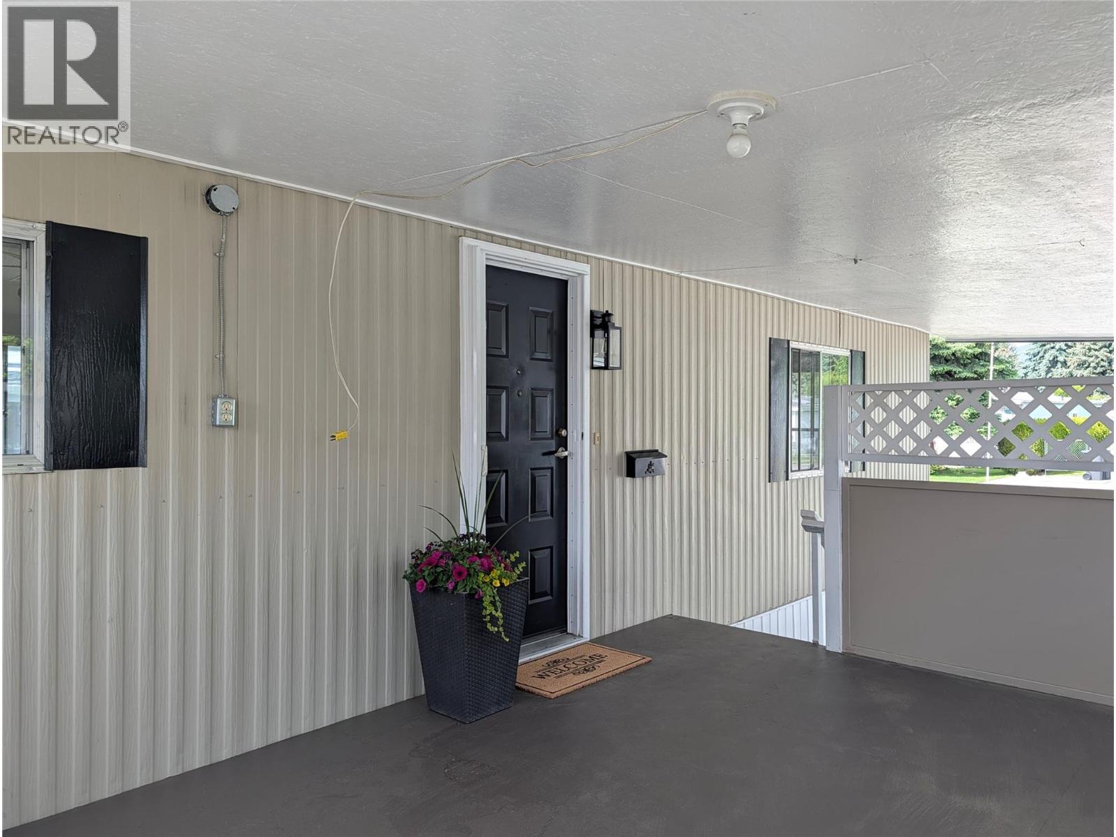 #122 3535 Casorso Road - 9