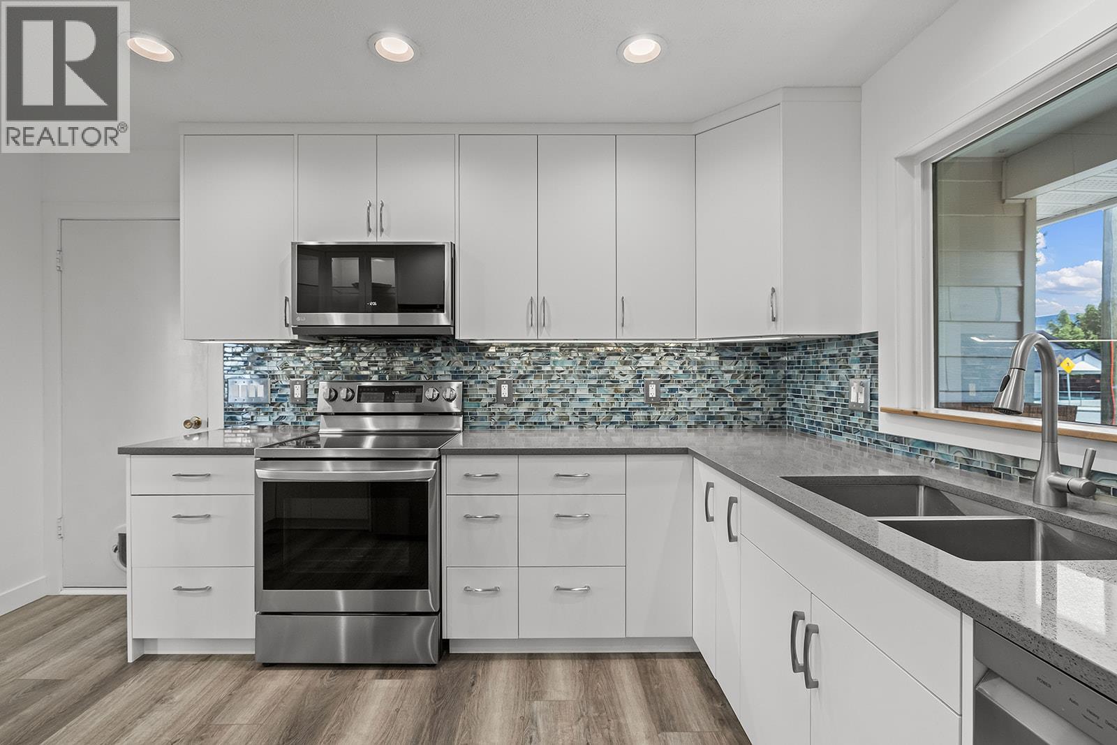 650 Dougall Road South, Kelowna