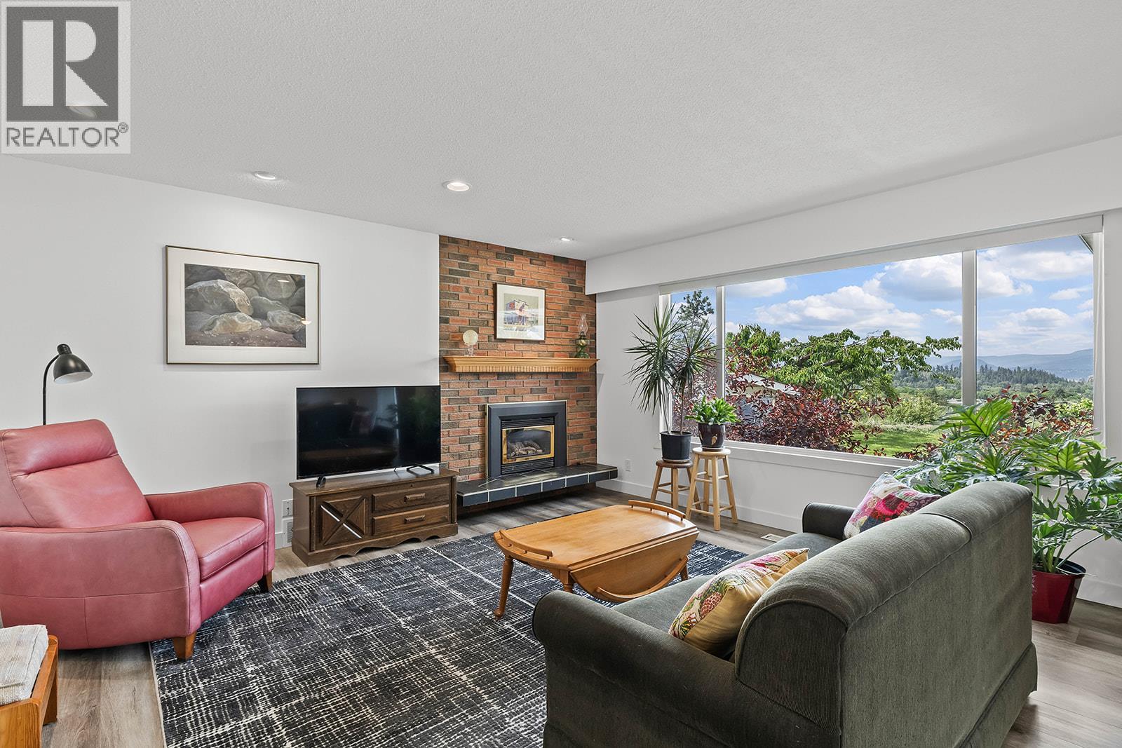  650 Dougall Road South, Kelowna