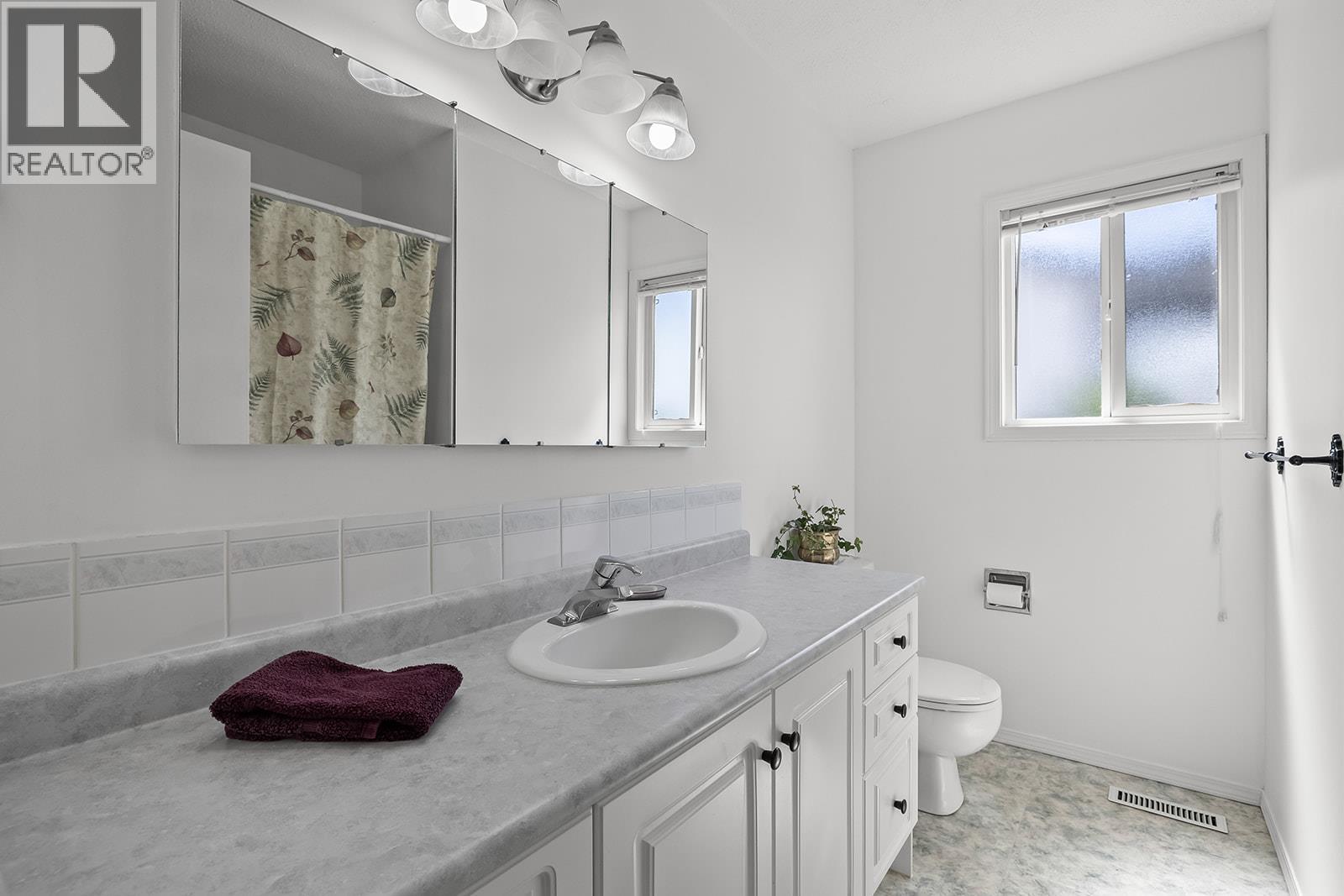  650 Dougall Road South, Kelowna