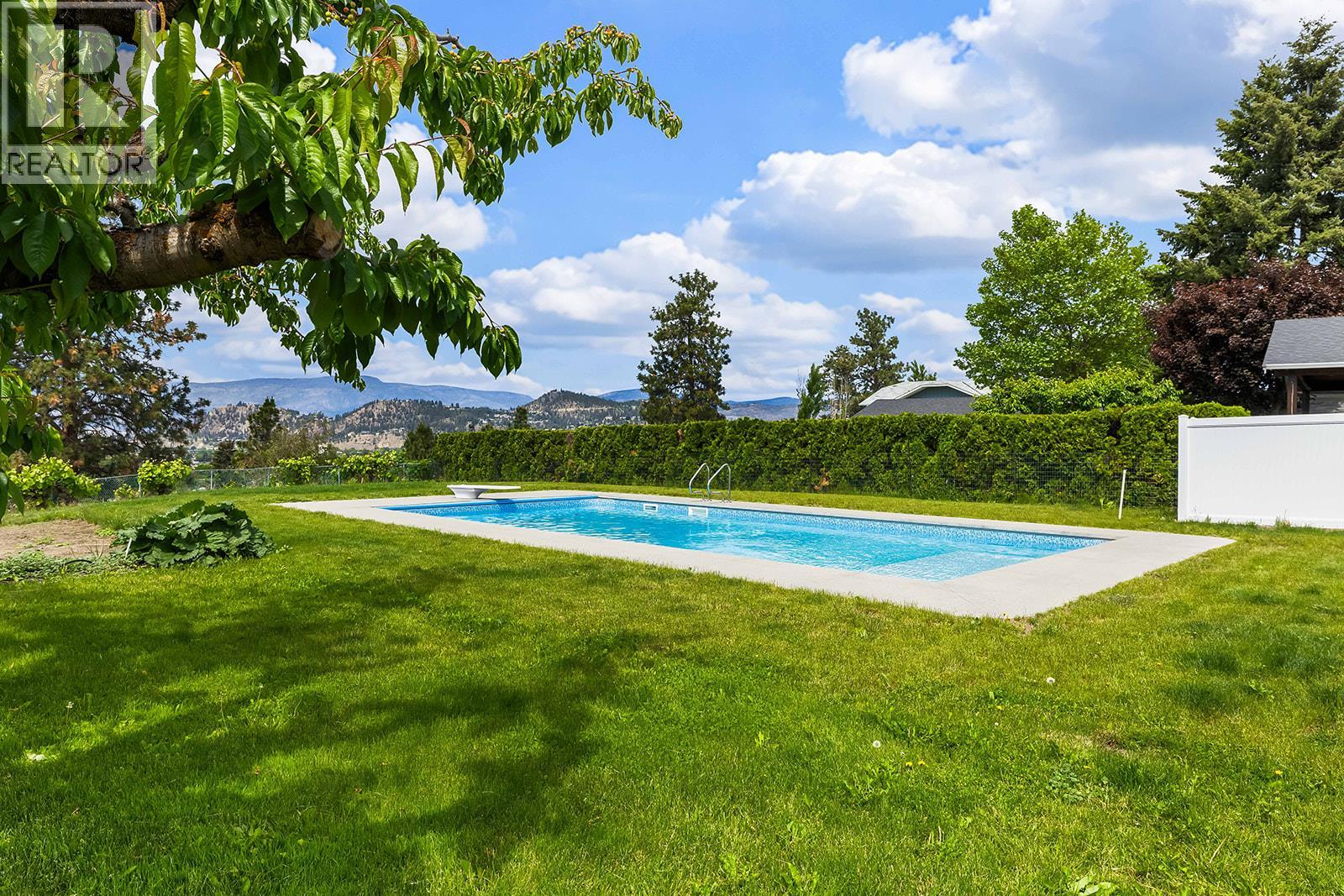  650 Dougall Road South, Kelowna