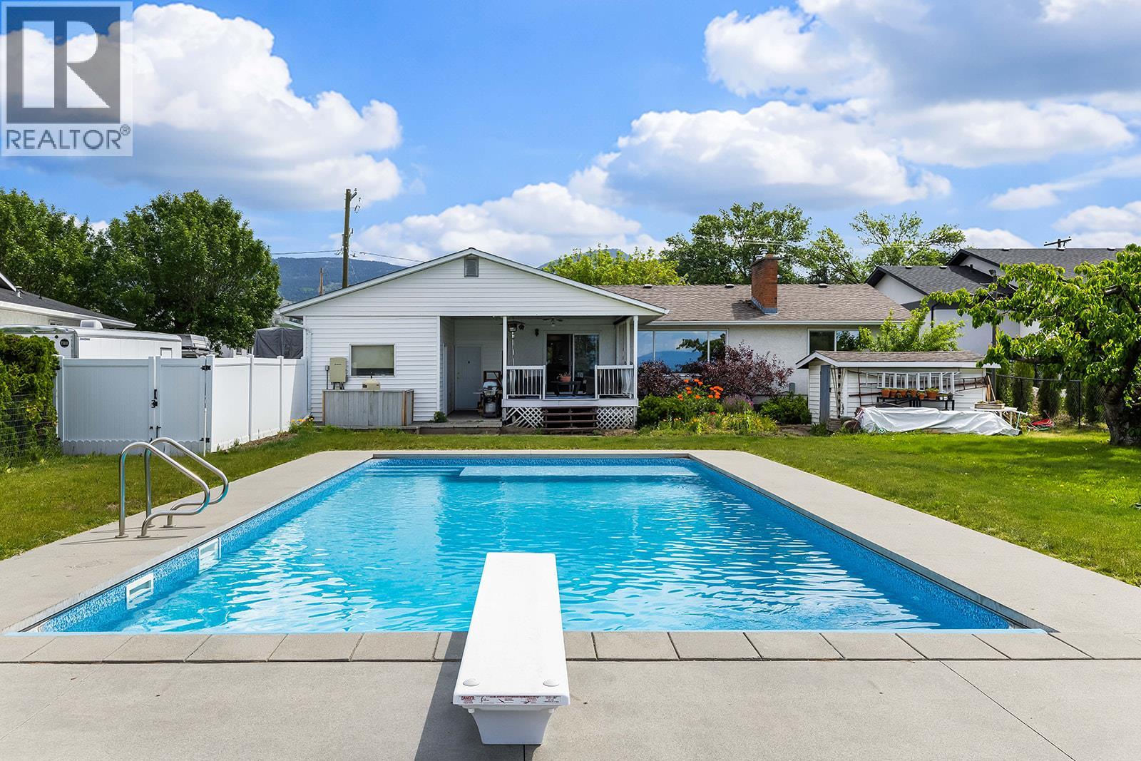  650 Dougall Road South, Kelowna