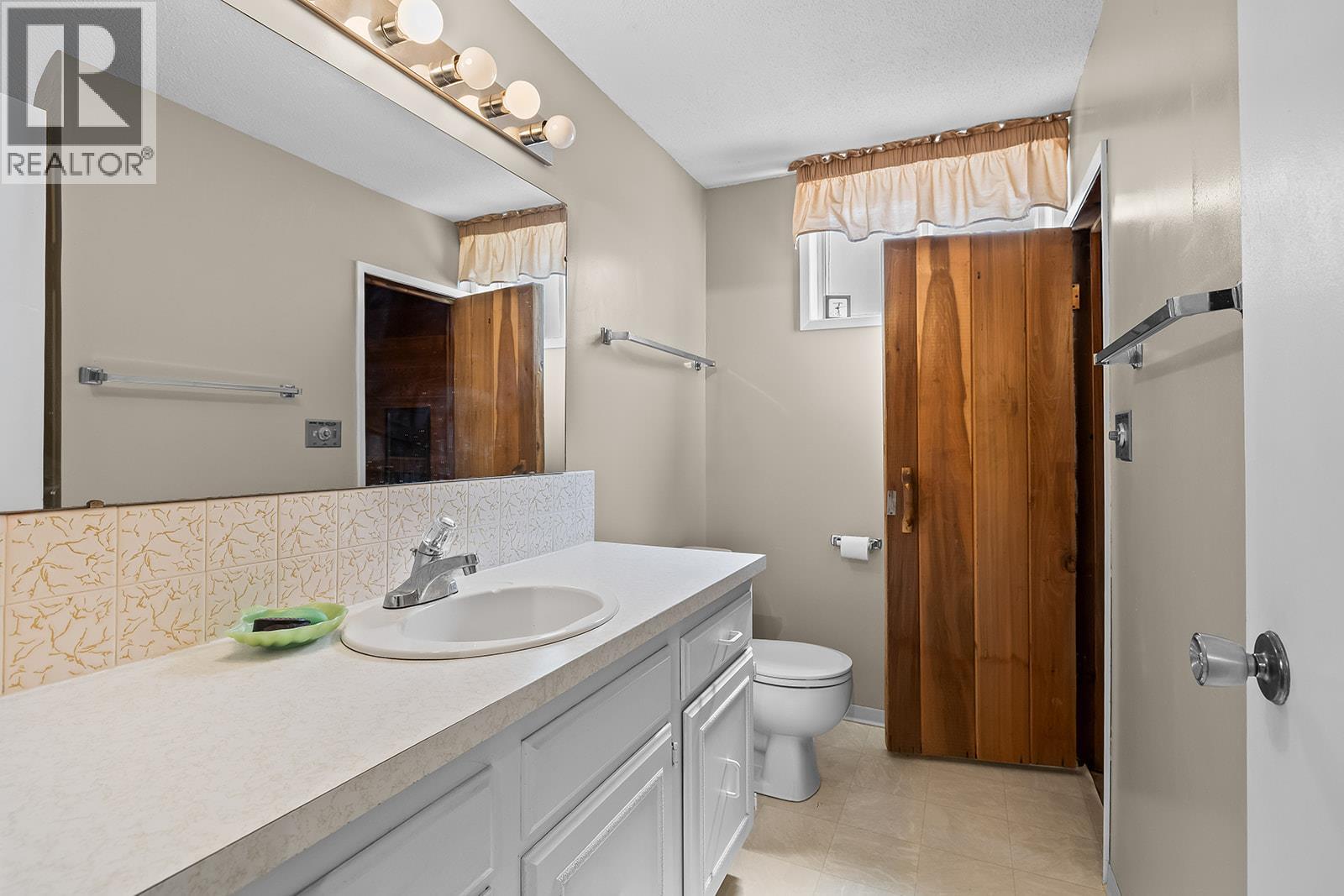  650 Dougall Road South, Kelowna