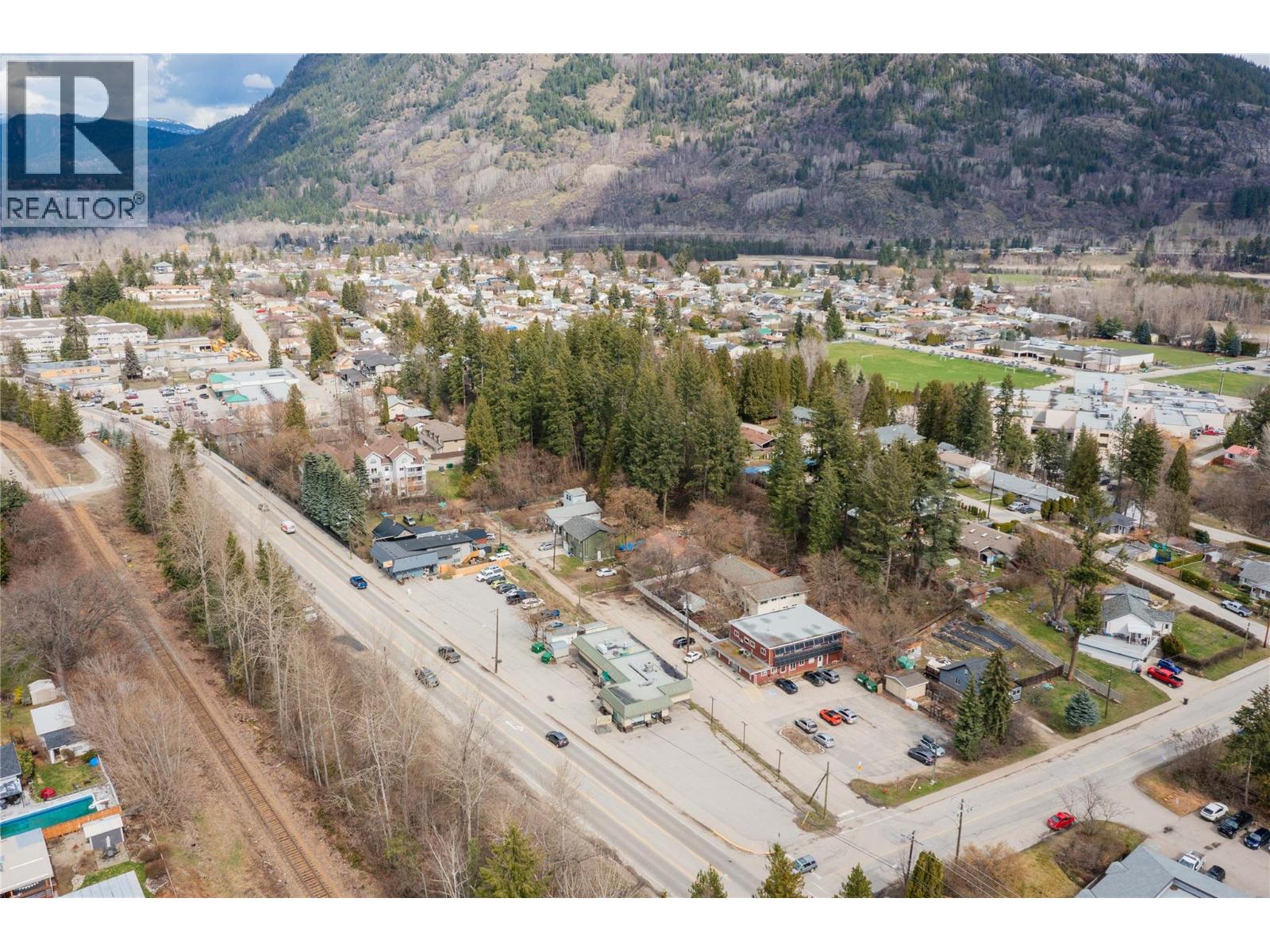  755/789 Columbia Avenue, Castlegar
