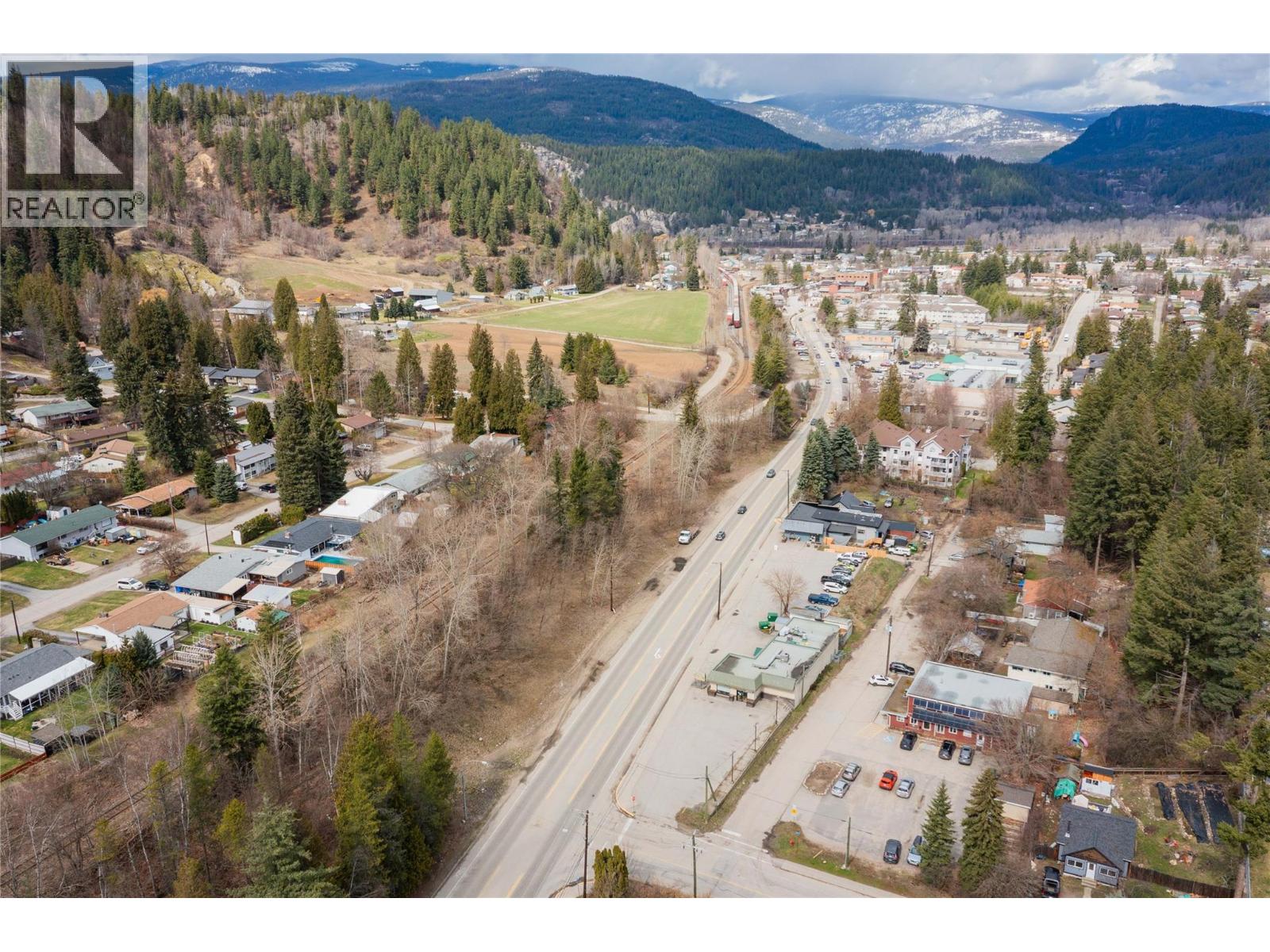  755/789 Columbia Avenue, Castlegar