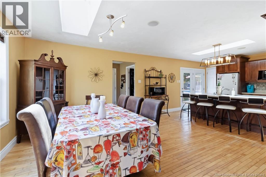 44 Calais Crescent - 10