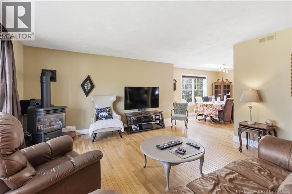 44 Calais Crescent - 13