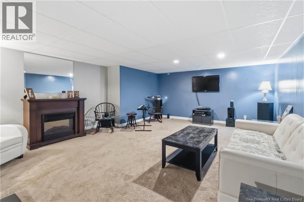 44 Calais Crescent - 26