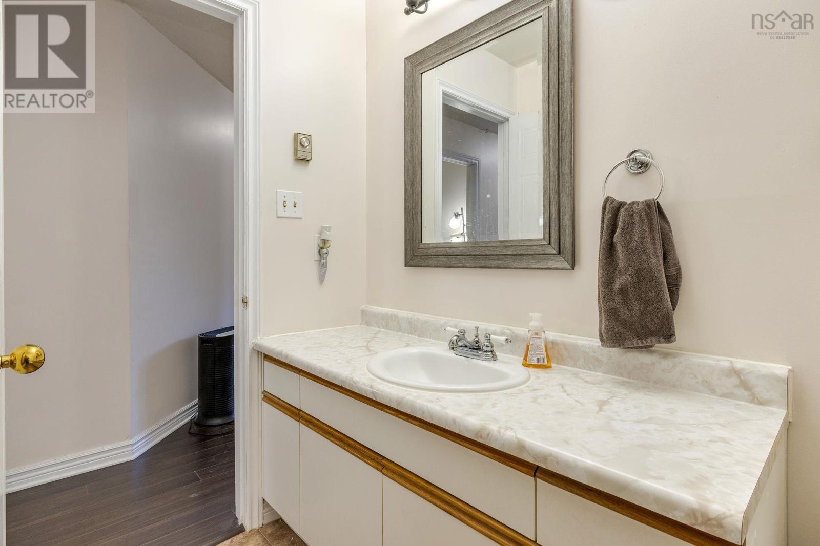 #308 15 Langbrae Drive - 25