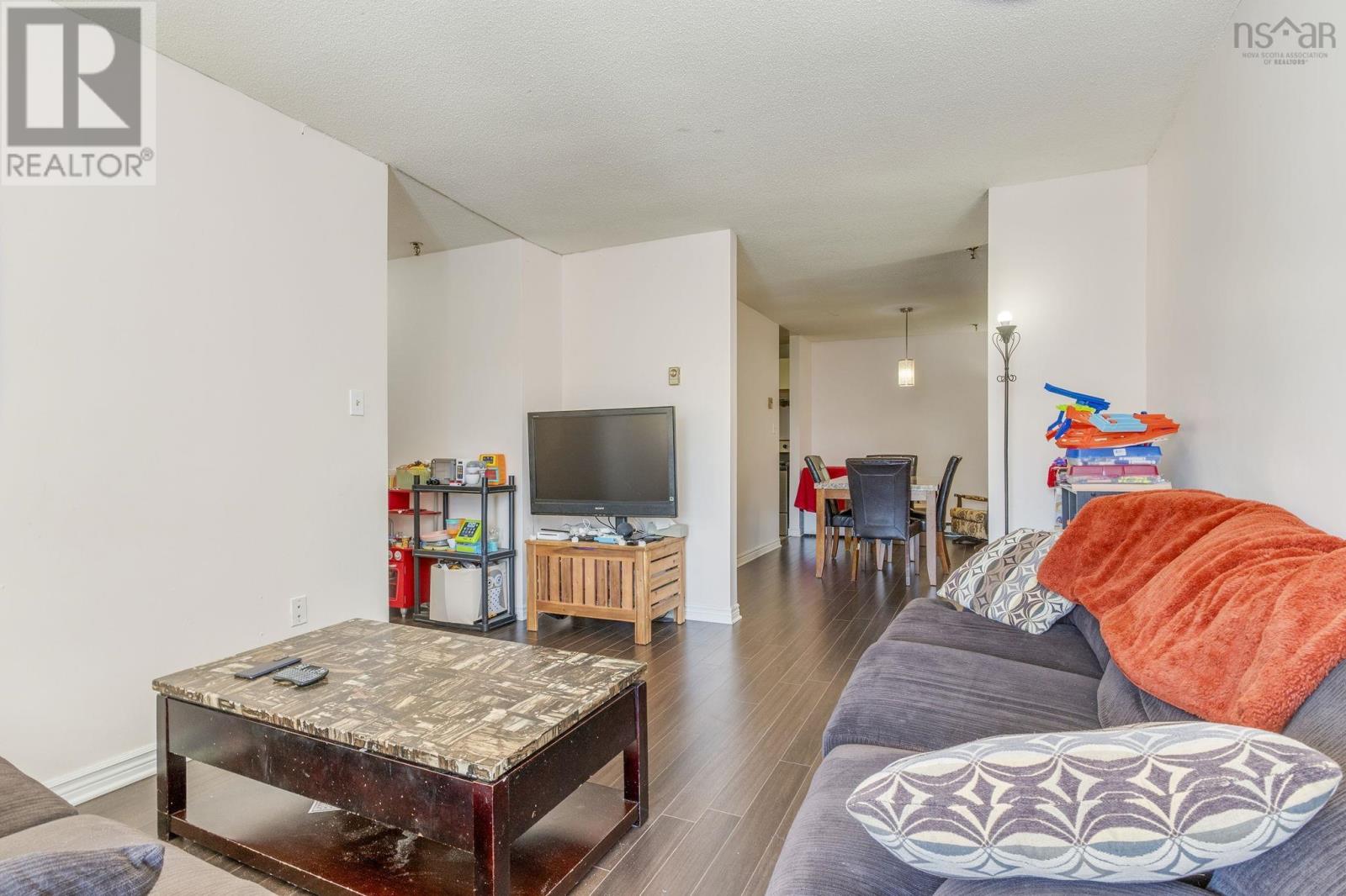 #308 15 Langbrae Drive - 13