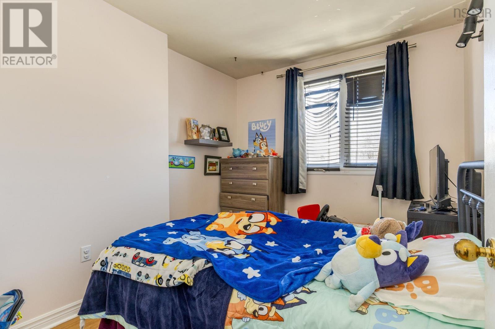#308 15 Langbrae Drive - 29