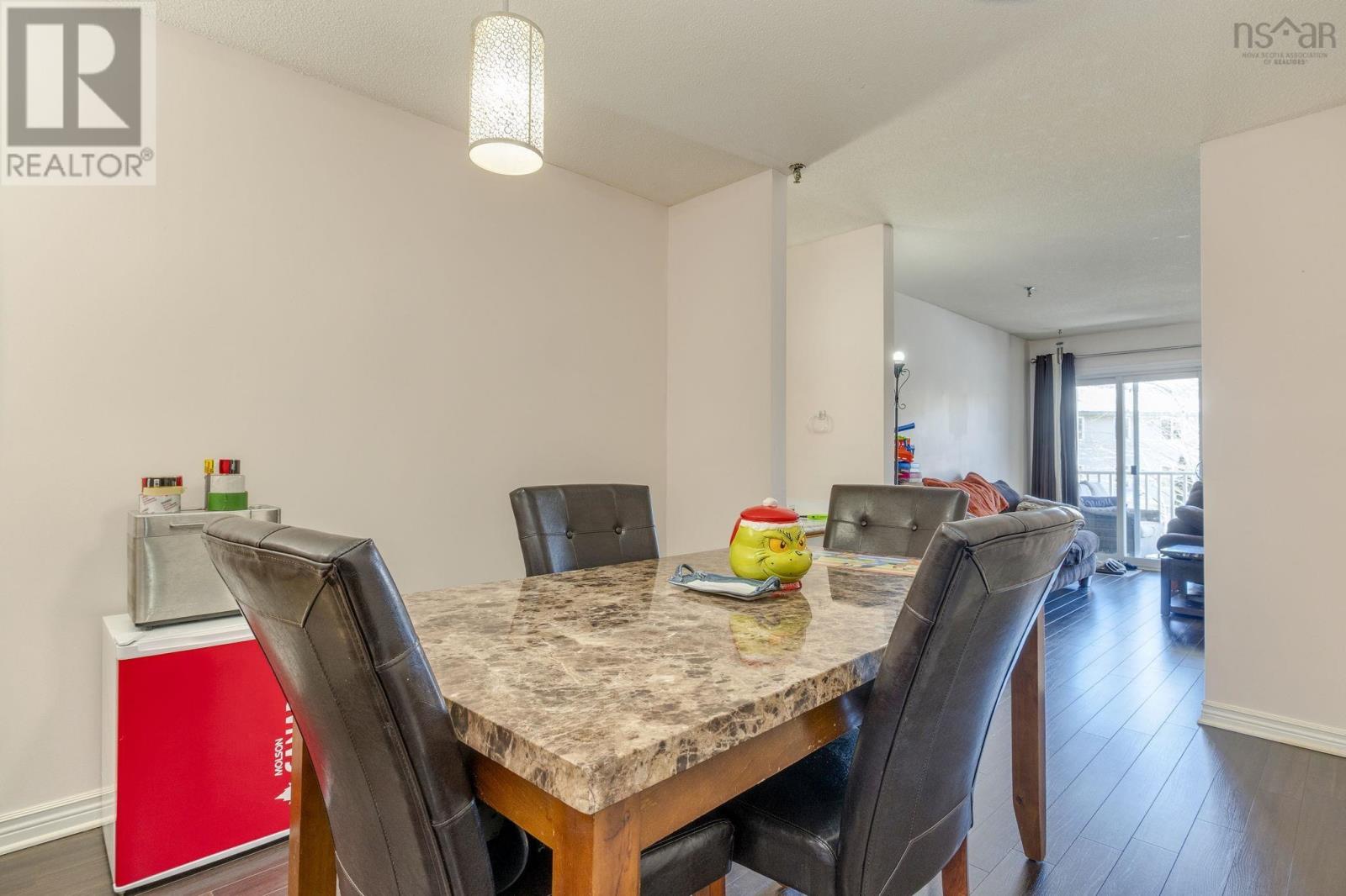 #308 15 Langbrae Drive - 16