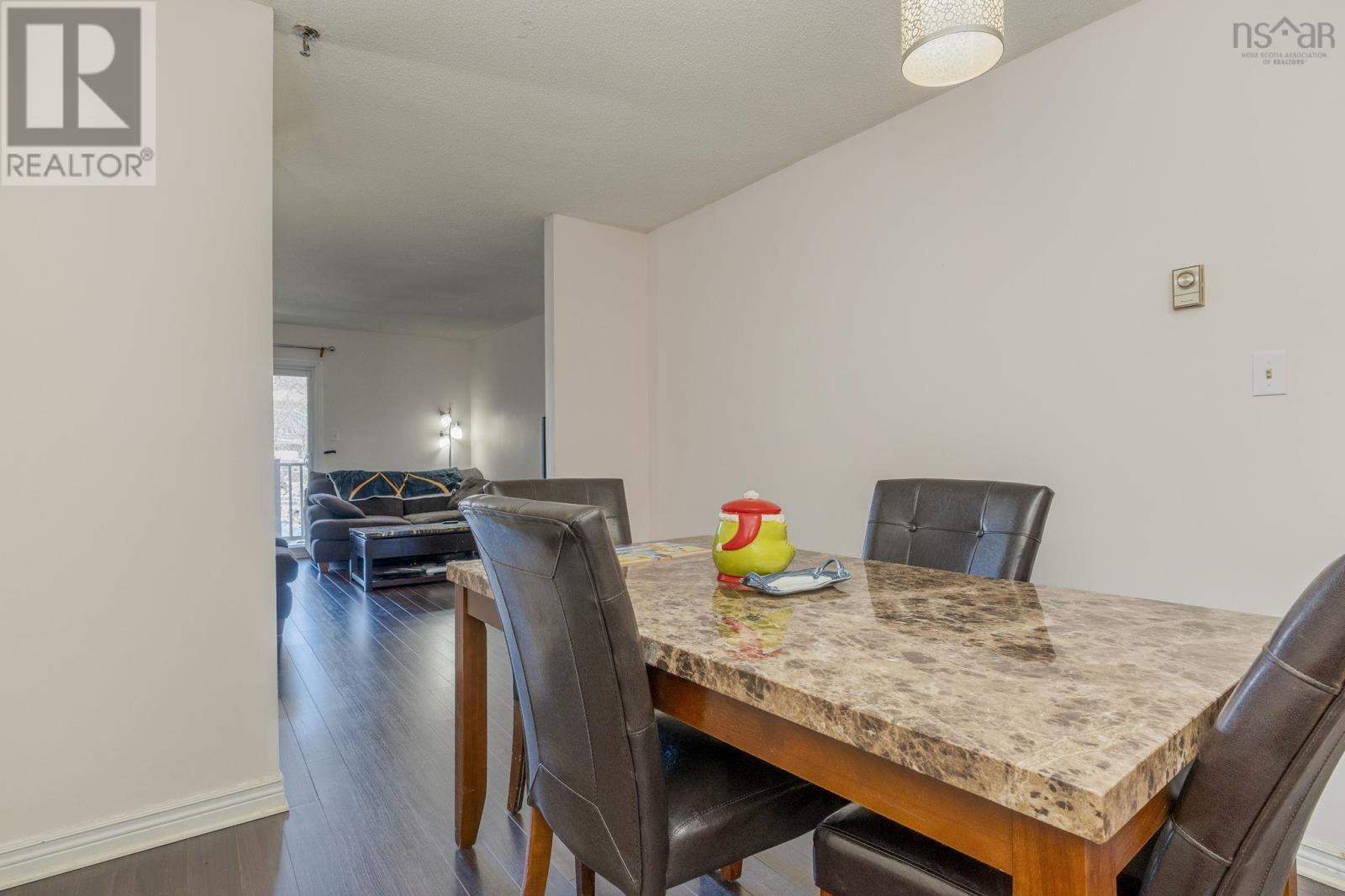 #308 15 Langbrae Drive - 17
