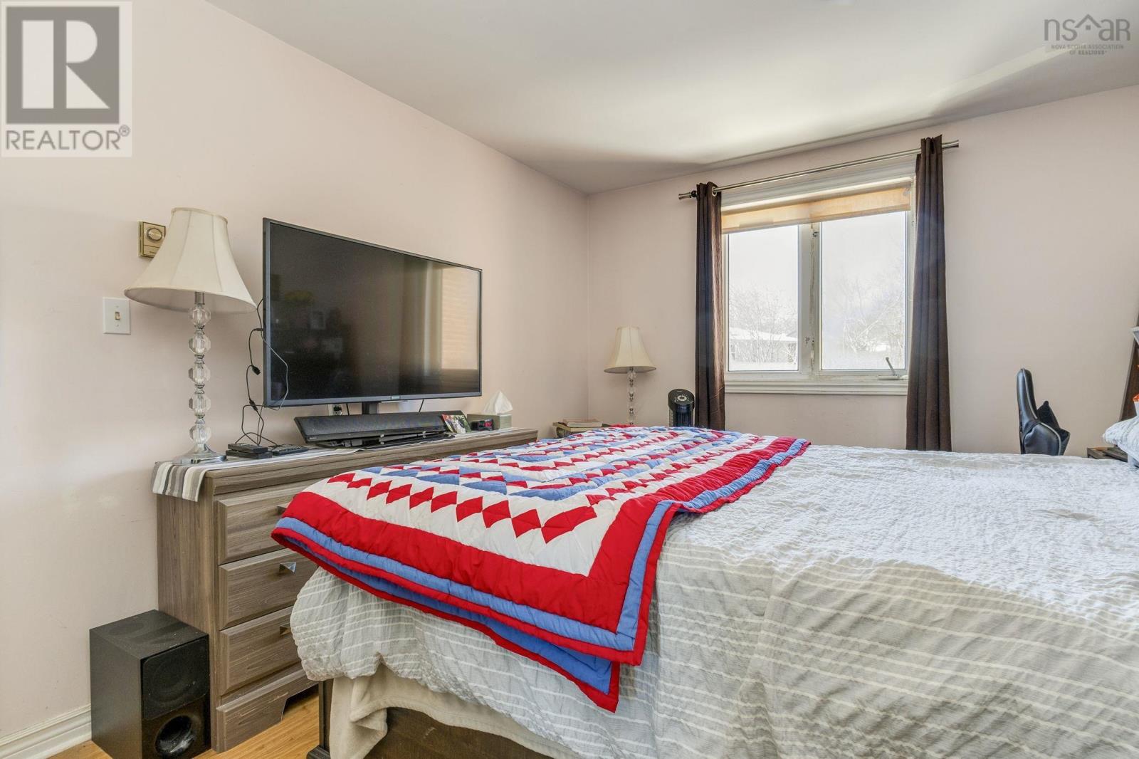 #308 15 Langbrae Drive - 27