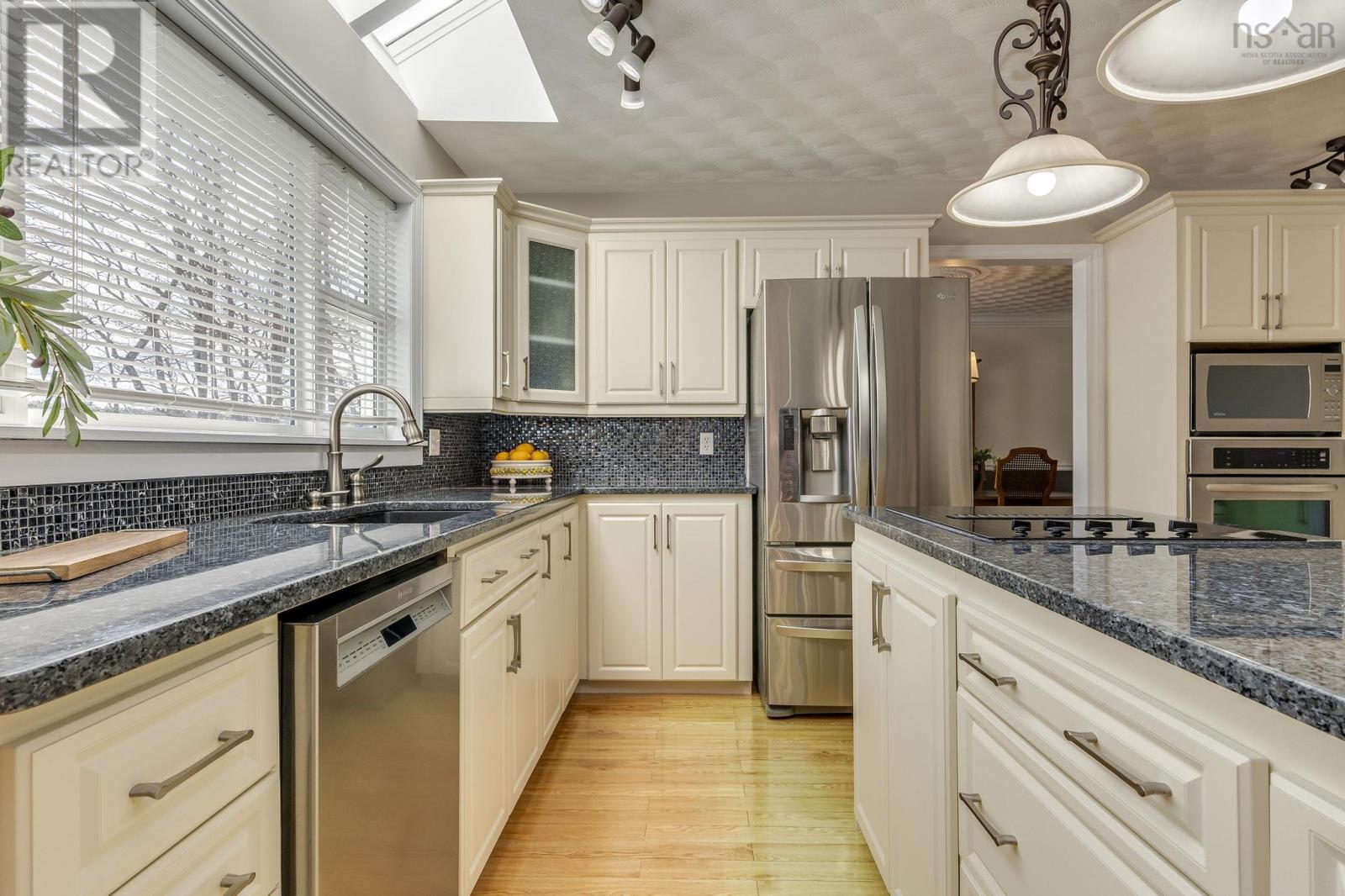 35 Longburn Drive - 12