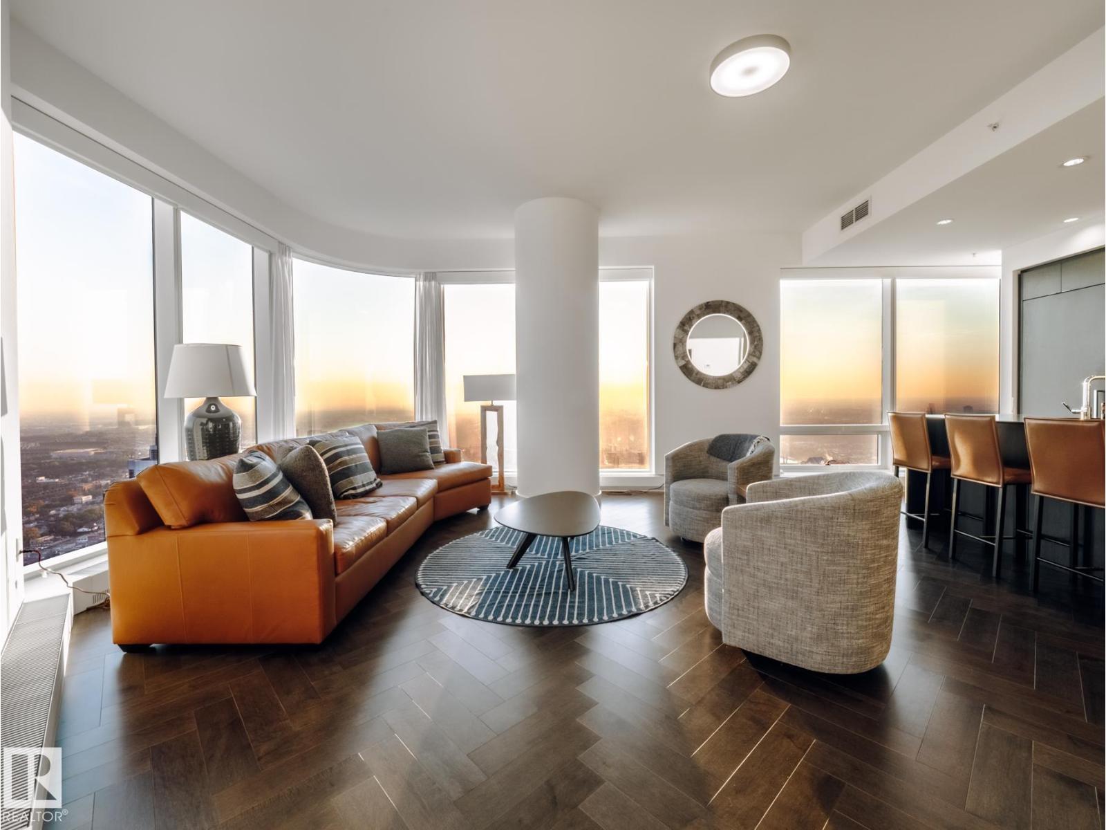 #4402 10360 102 ST NW - 1