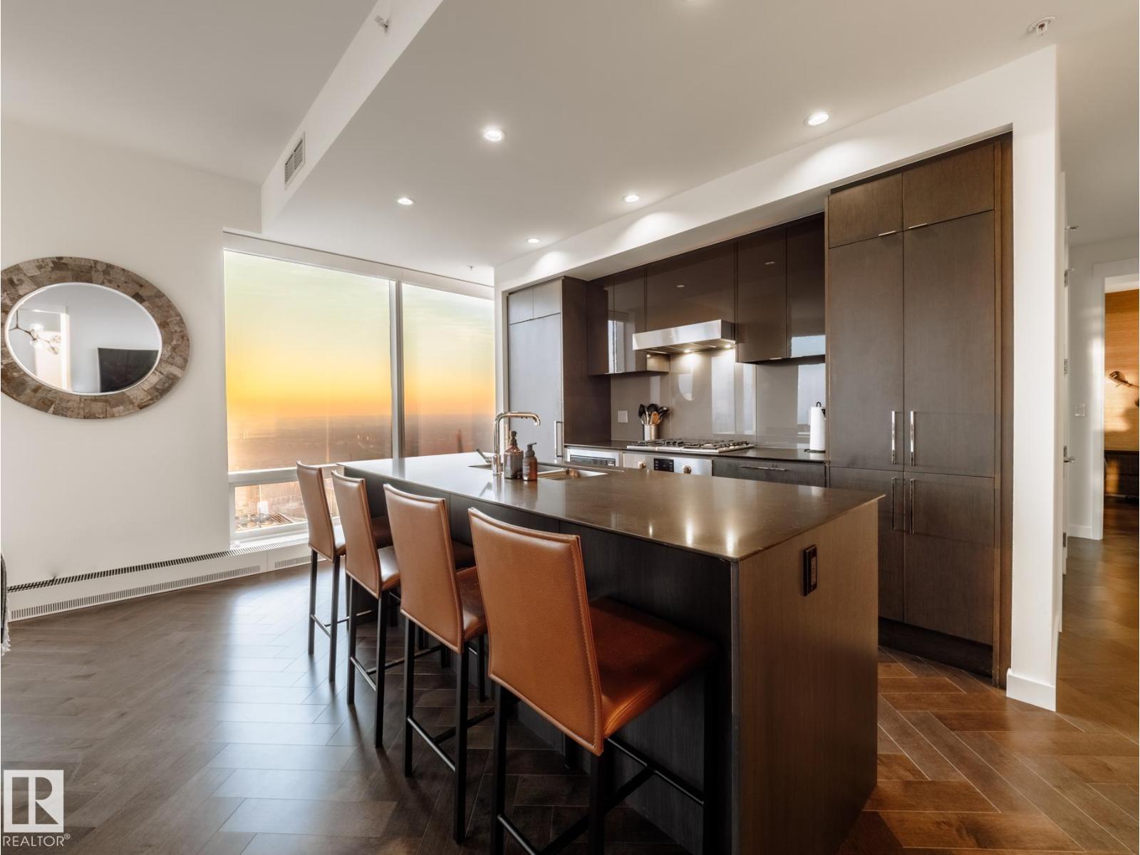 #4402 10360 102 ST NW - 15
