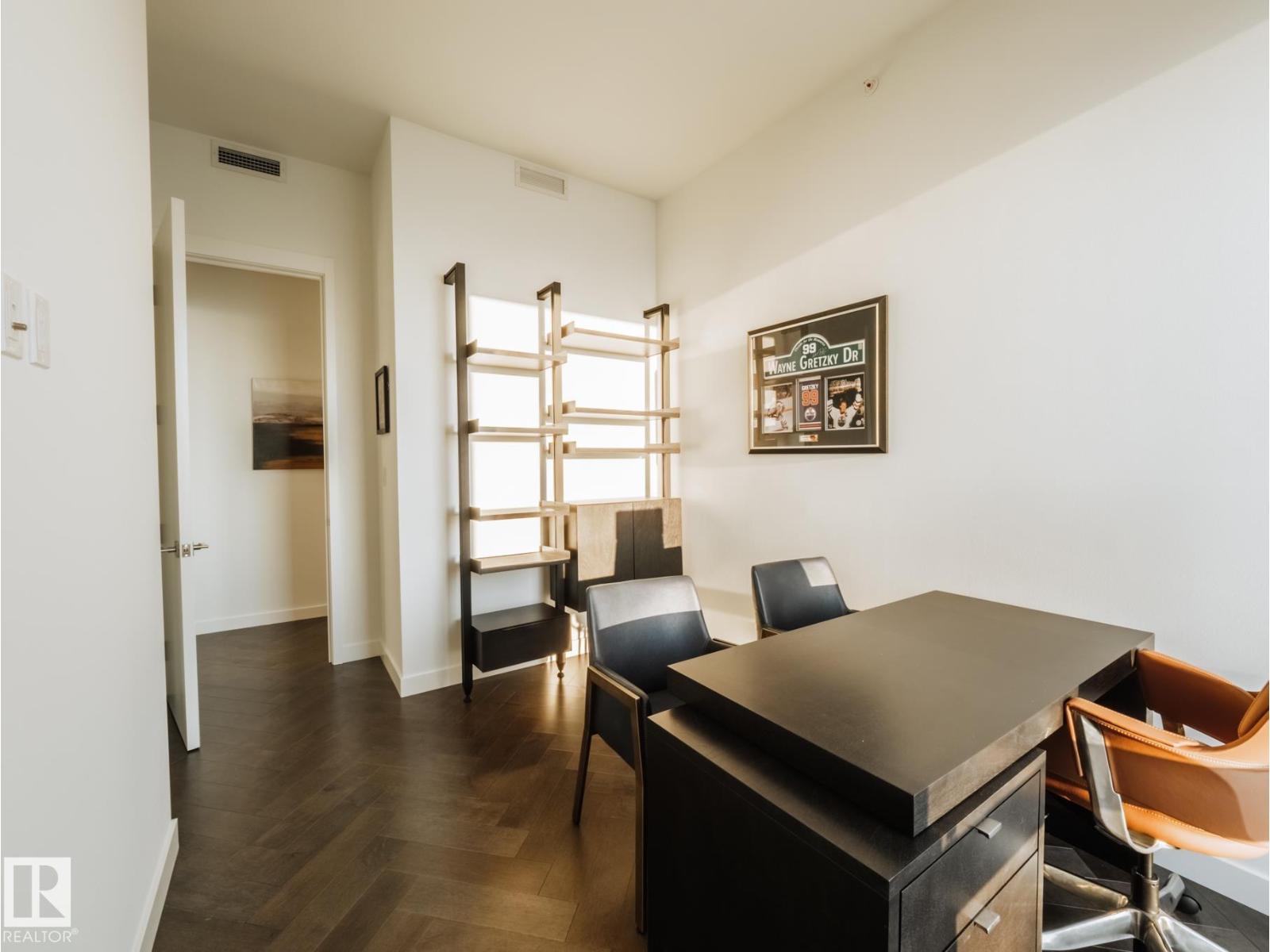 #4402 10360 102 ST NW - 30