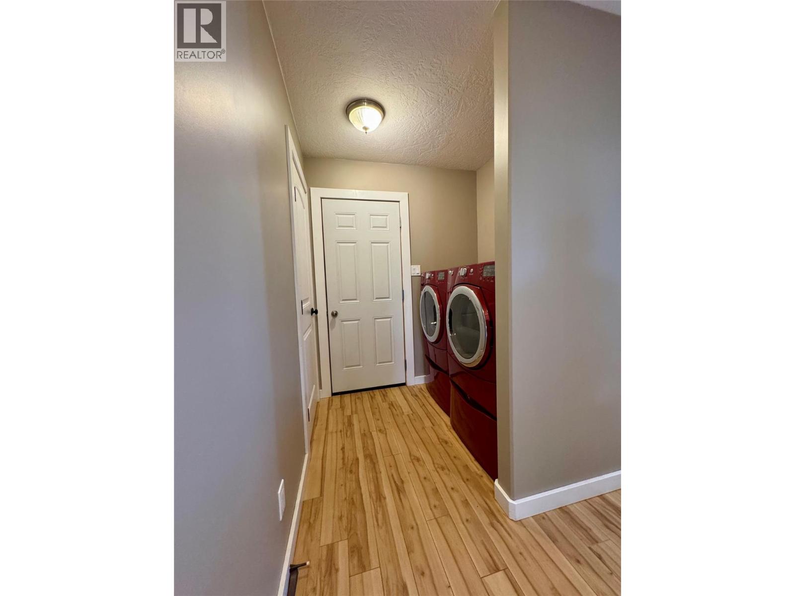 704 99 Avenue - 14