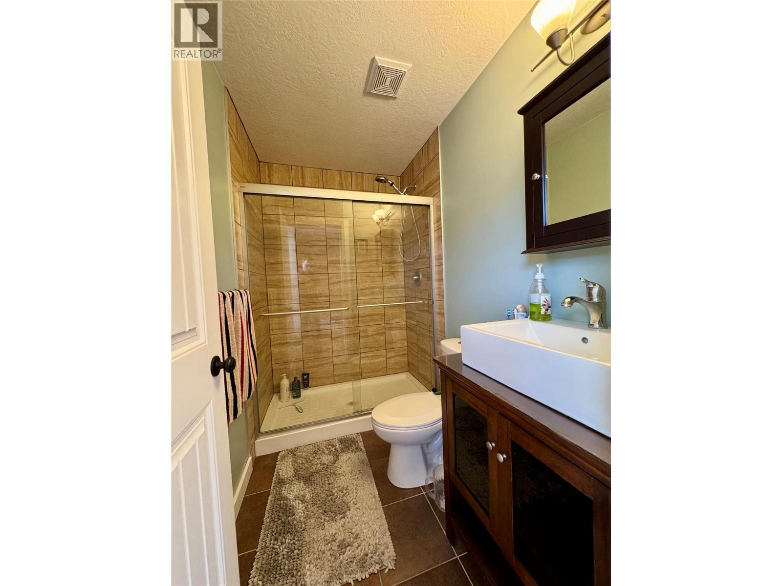 704 99 Avenue - 9