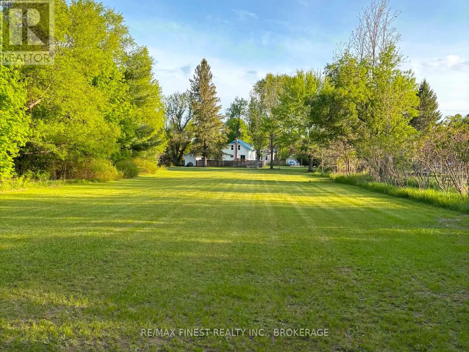 6074 BANK STREET - 31