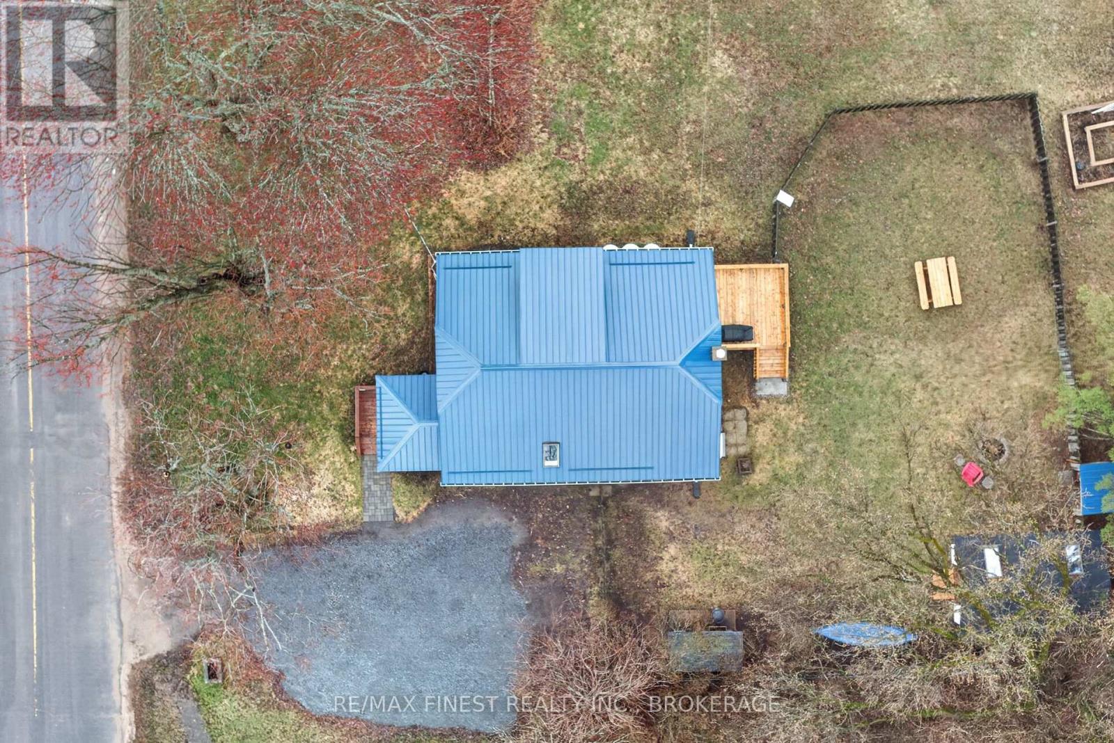 6074 BANK STREET - 41
