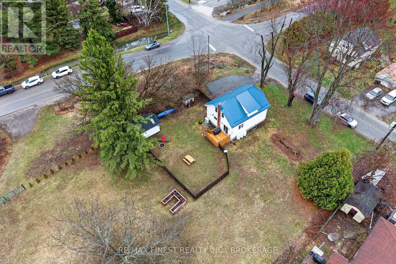 6074 BANK STREET - 37