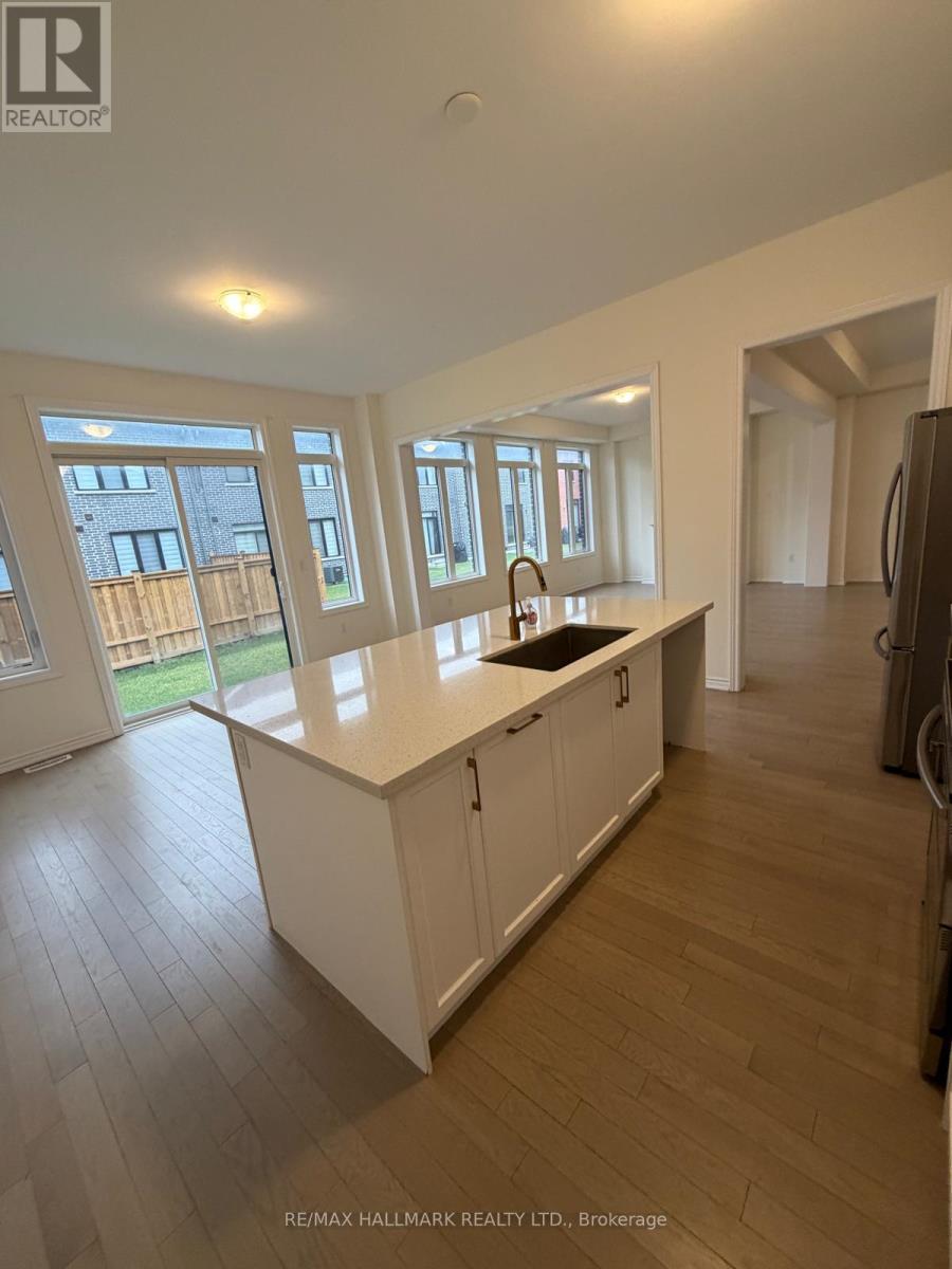112 WESLOCK CRESCENT - 4