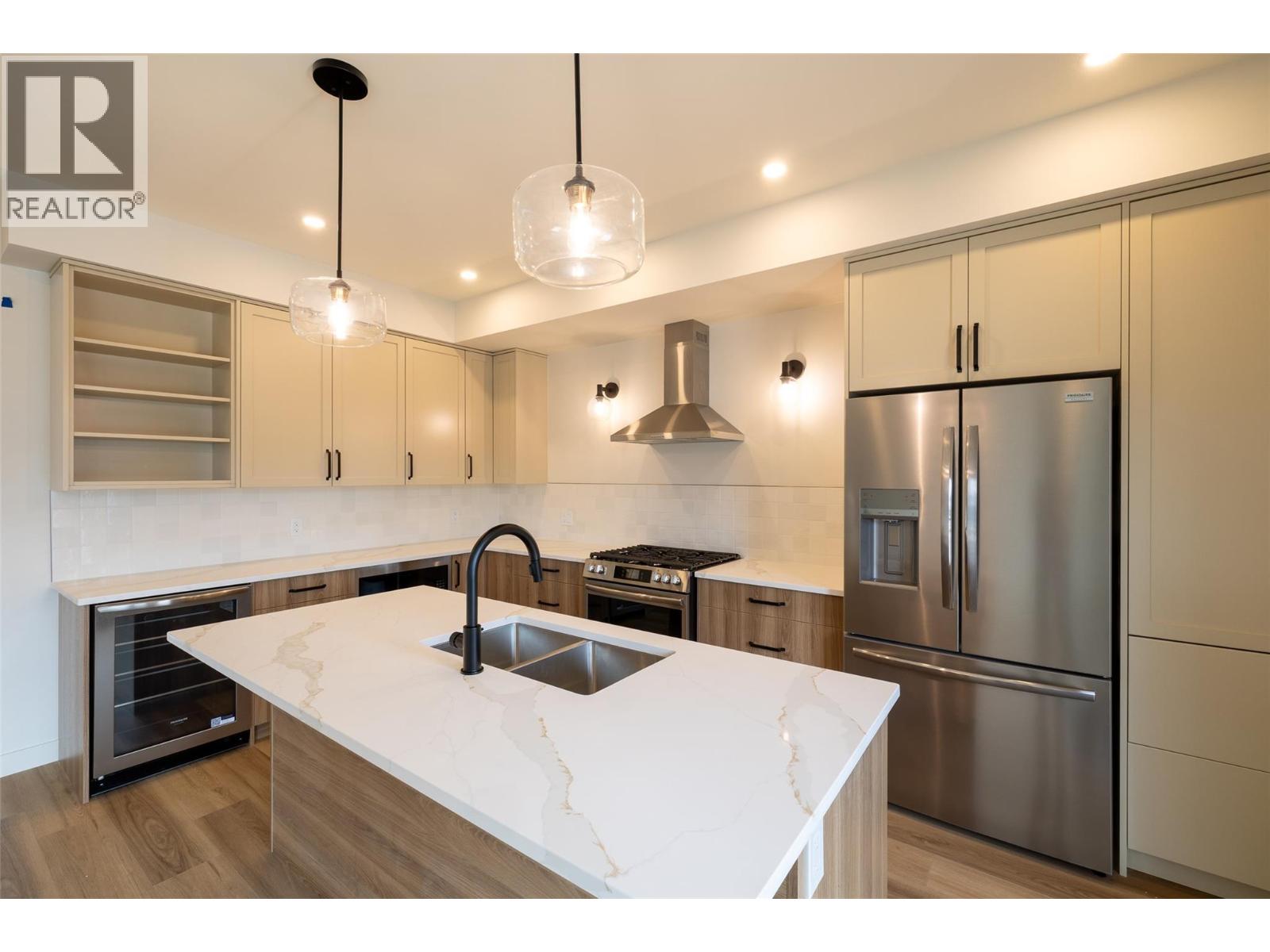 800 Riverside Way Unit# 403, Fernie