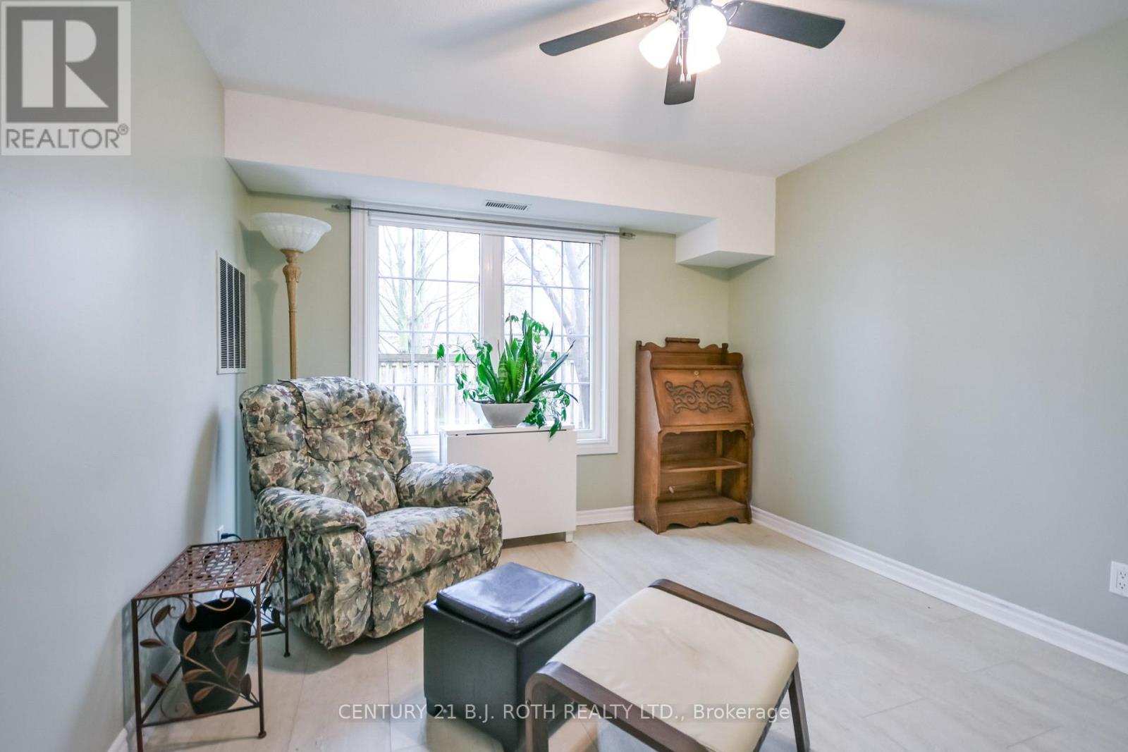 #114 49 JACOBS TERRACE - 20