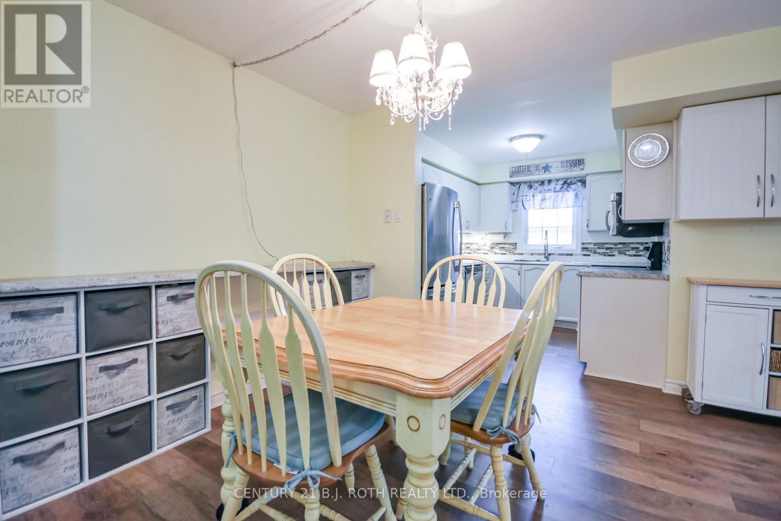 #114 49 JACOBS TERRACE - 6