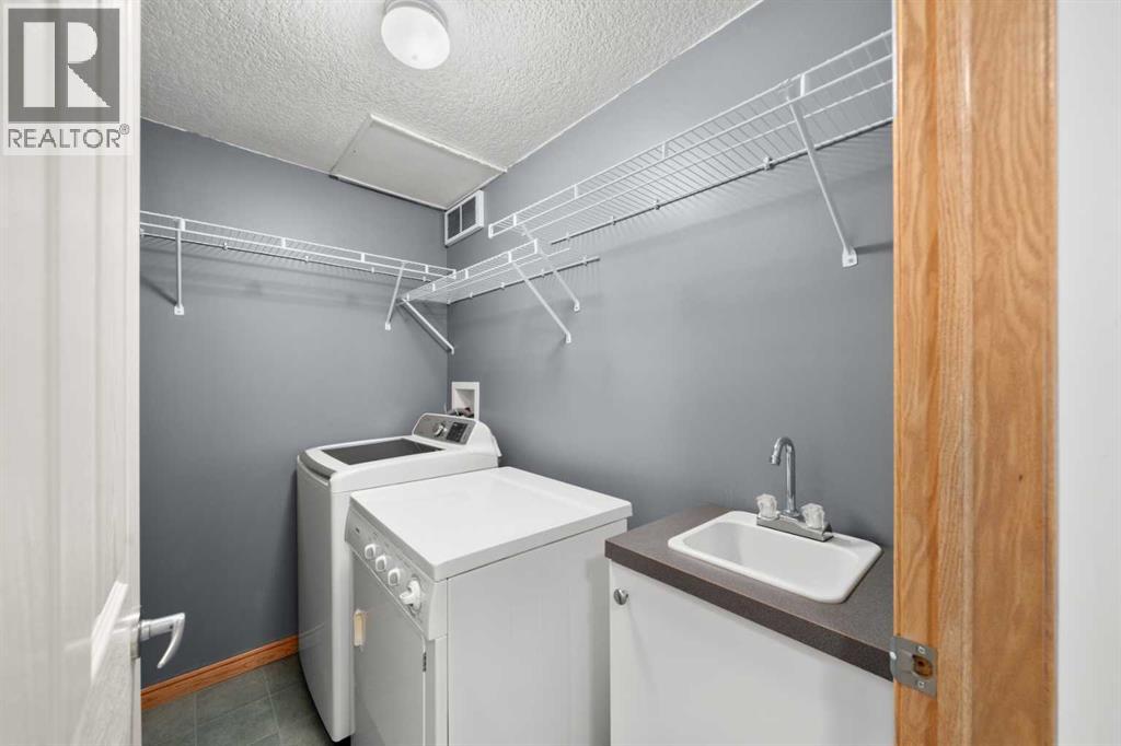 8120 408 Avenue E - 33