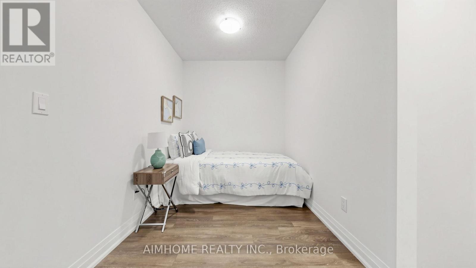 #2302 20 MEADOWGLEN PLACE - 26