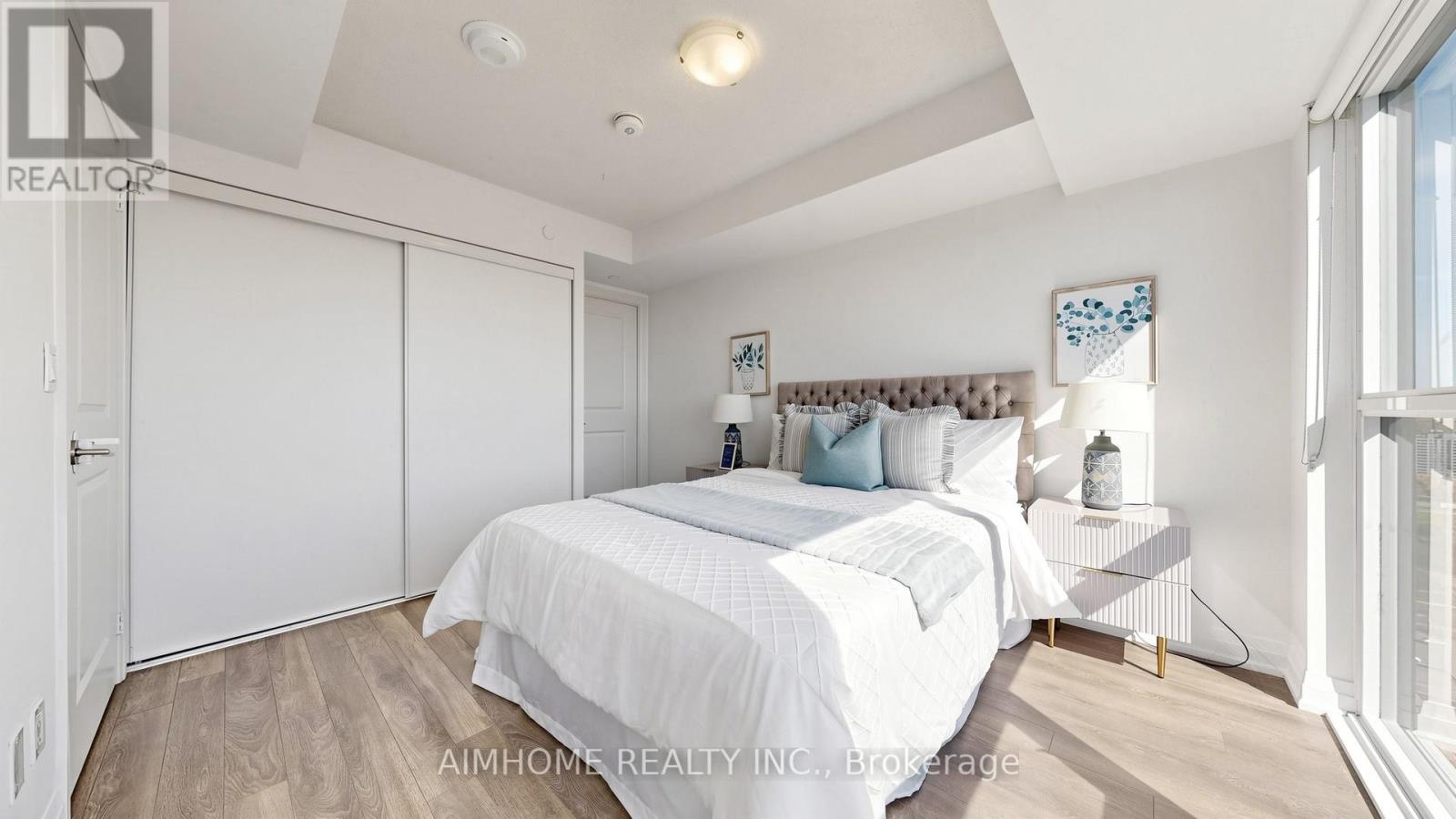 #2302 20 MEADOWGLEN PLACE - 22