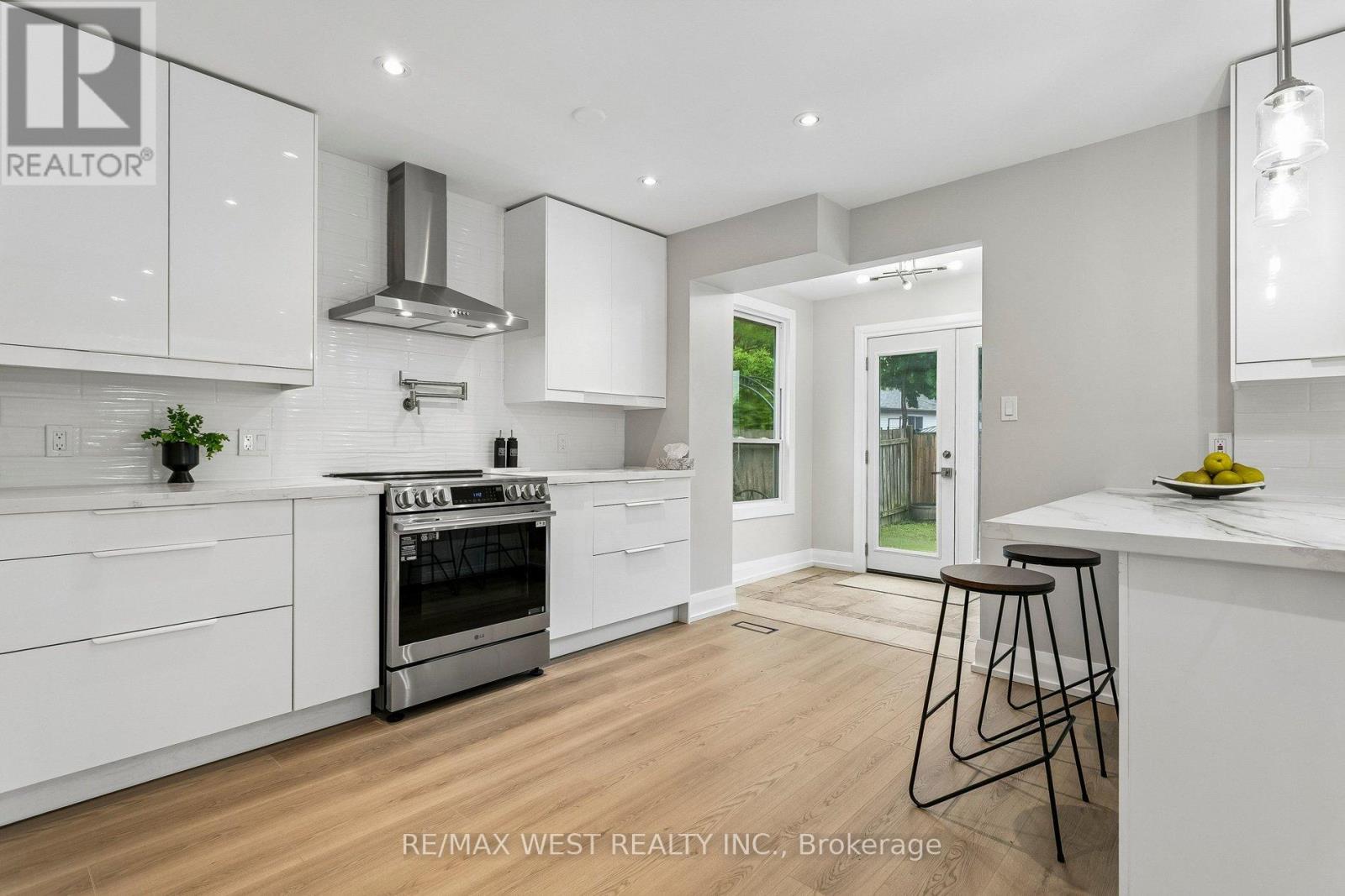 563 JOYCE BOULEVARD - 14