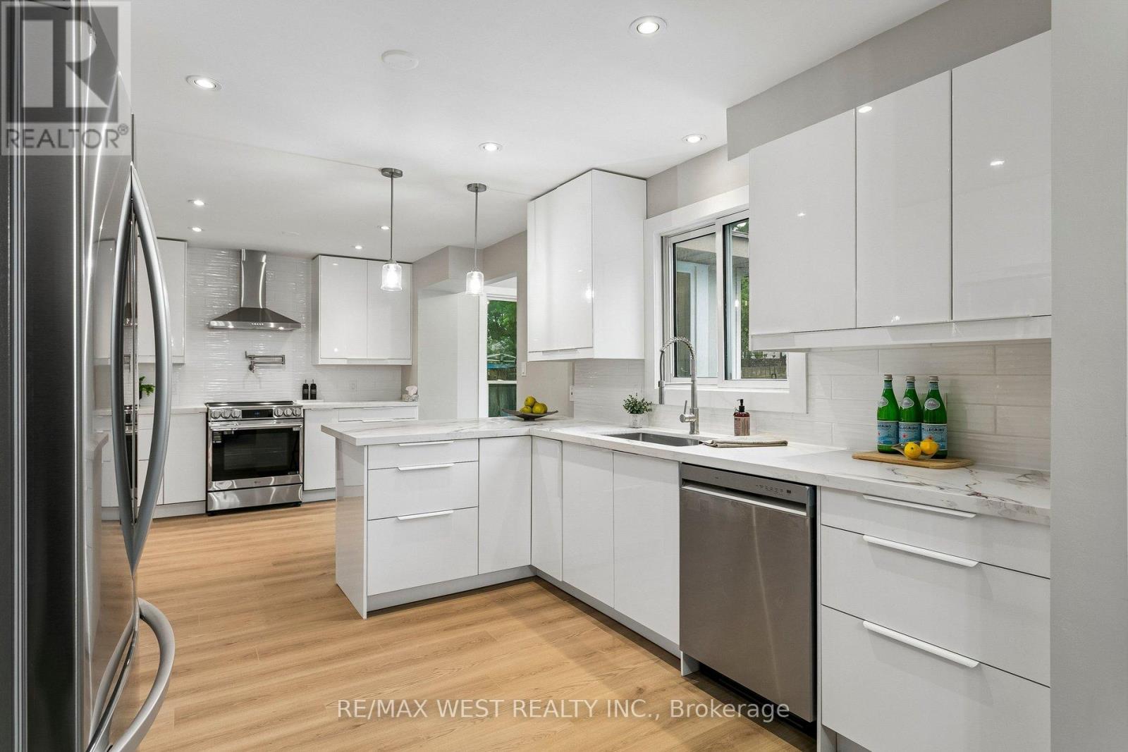 563 JOYCE BOULEVARD - 15