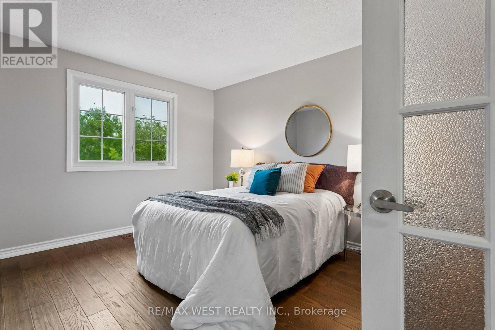 563 JOYCE BOULEVARD - 33