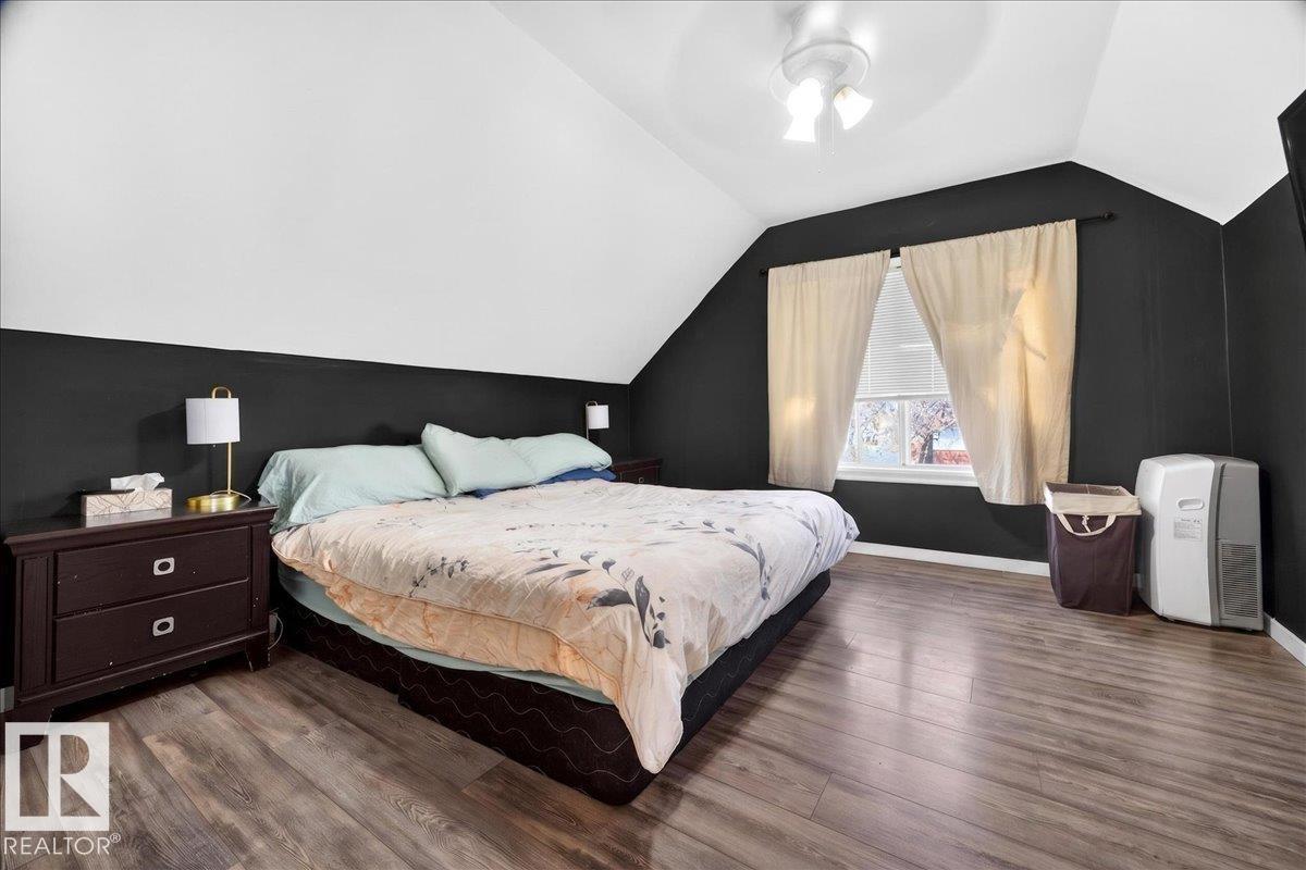11645 125 ST NW - 20