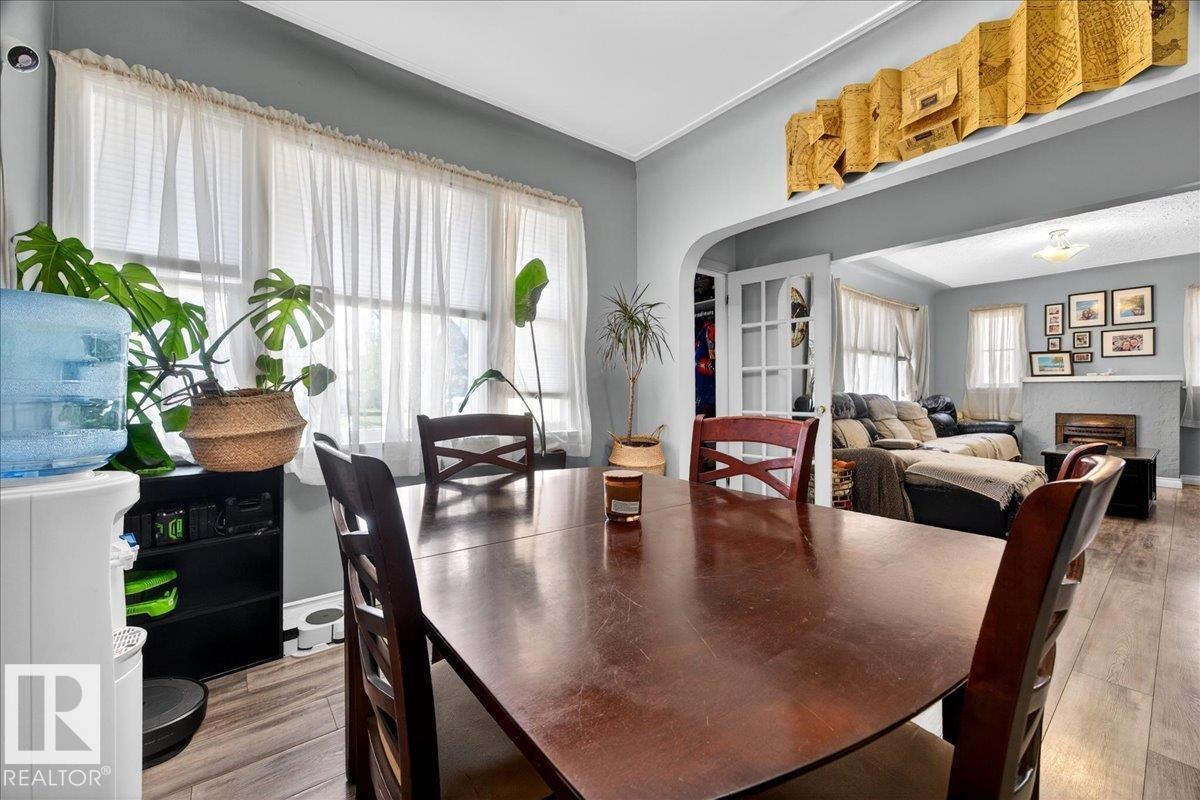 11645 125 ST NW - 10