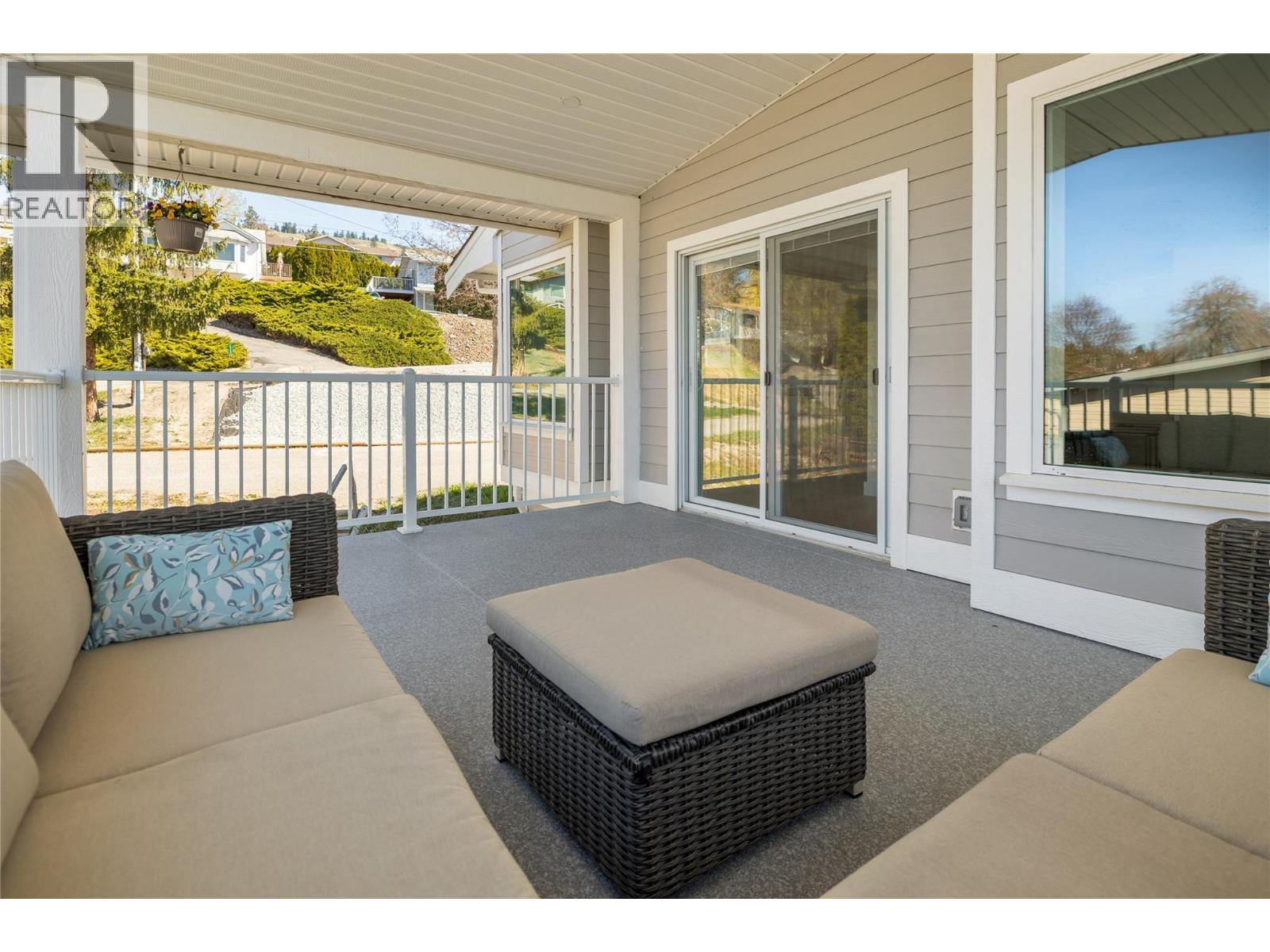 10942 Russell Road, Lake Country