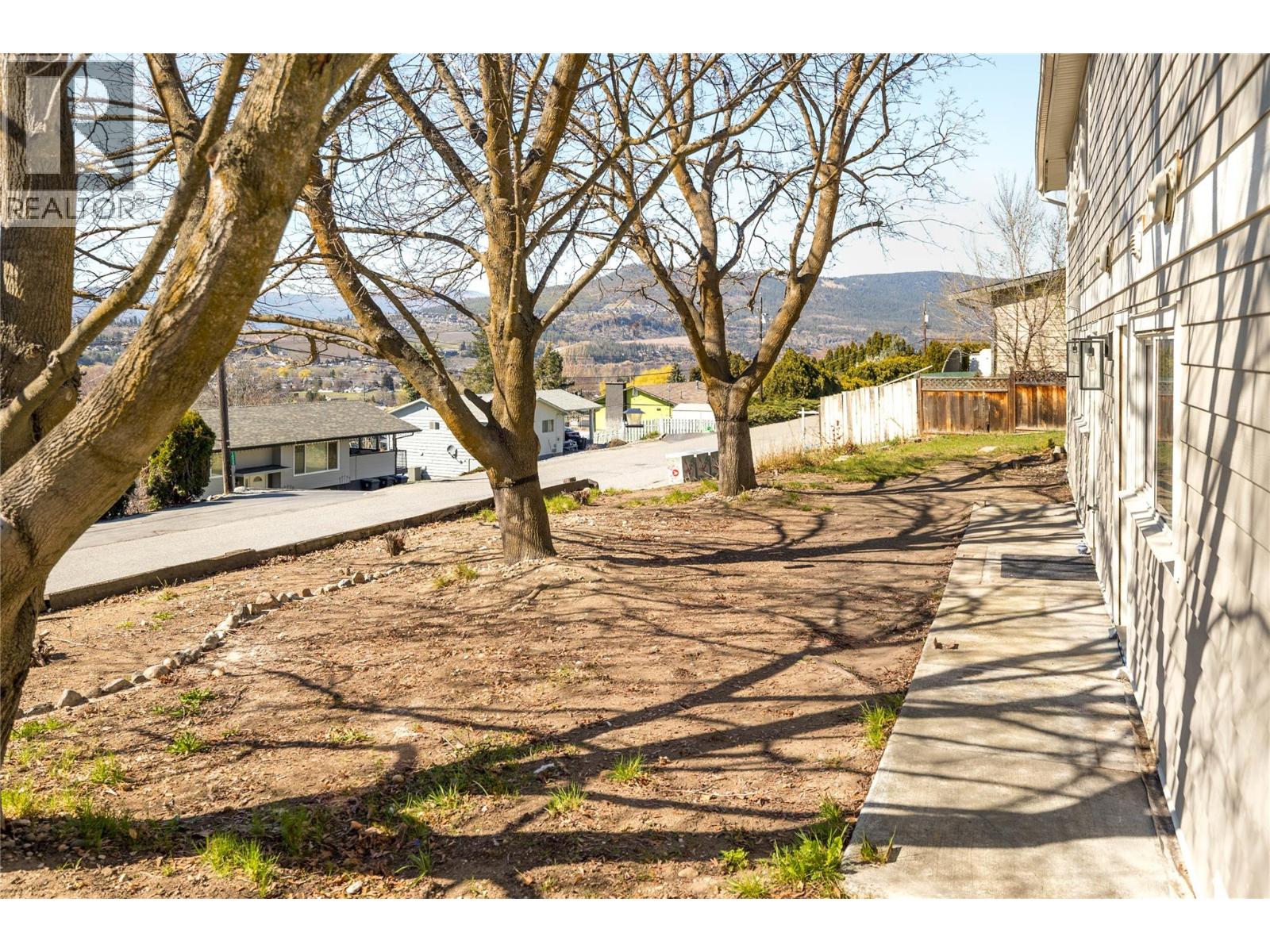 10942 Russell Road, Lake Country